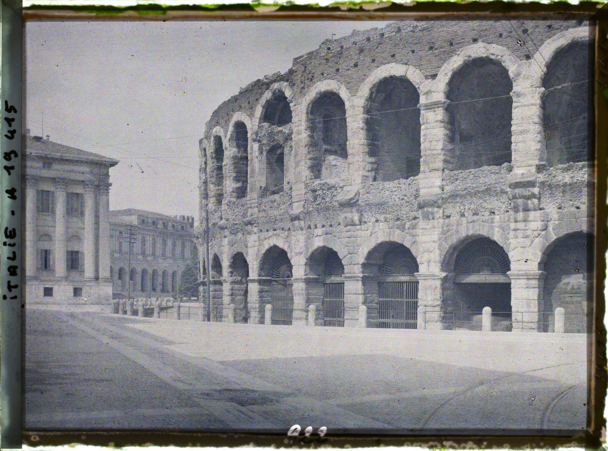 Image représentant Arènes, Hôtel de ville et Gran Guardia