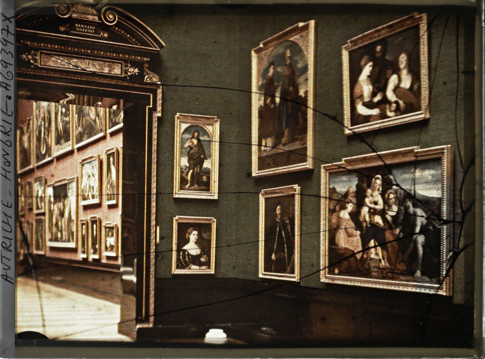 Image représentant Salle Verte avec un Palma Vecchio sur la droite et salle rouge II dans le fond