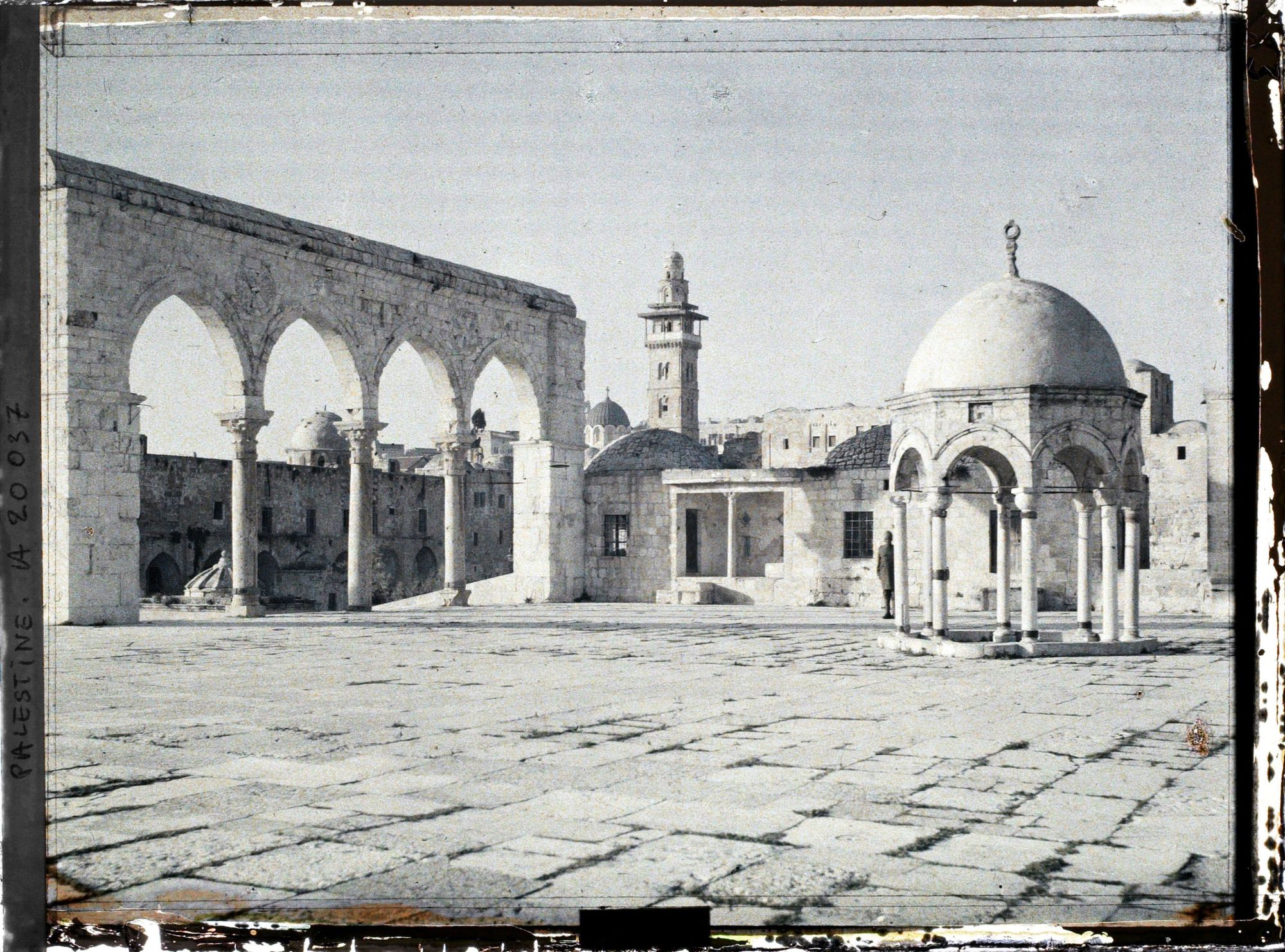 Image représentant Petit Dôme des Esprits (Qubbat al Arwah) au nord-ouest de l'esplanade Sacrée (Haram el Sherif)