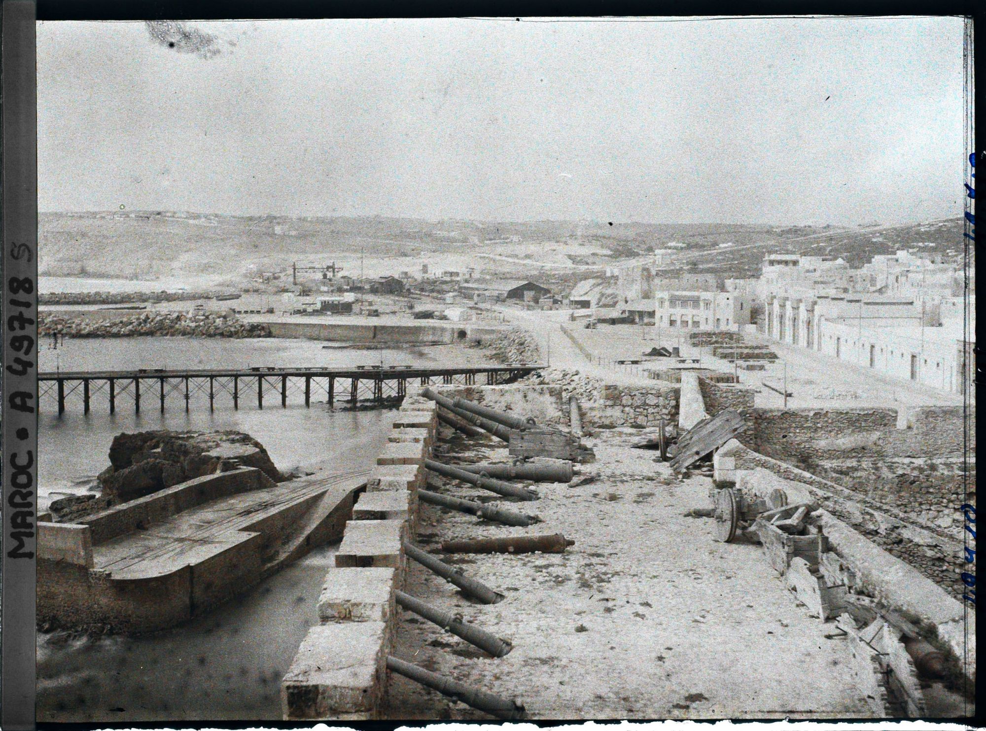 Image représentant Canons sur les remparts du Dar el-Bahar