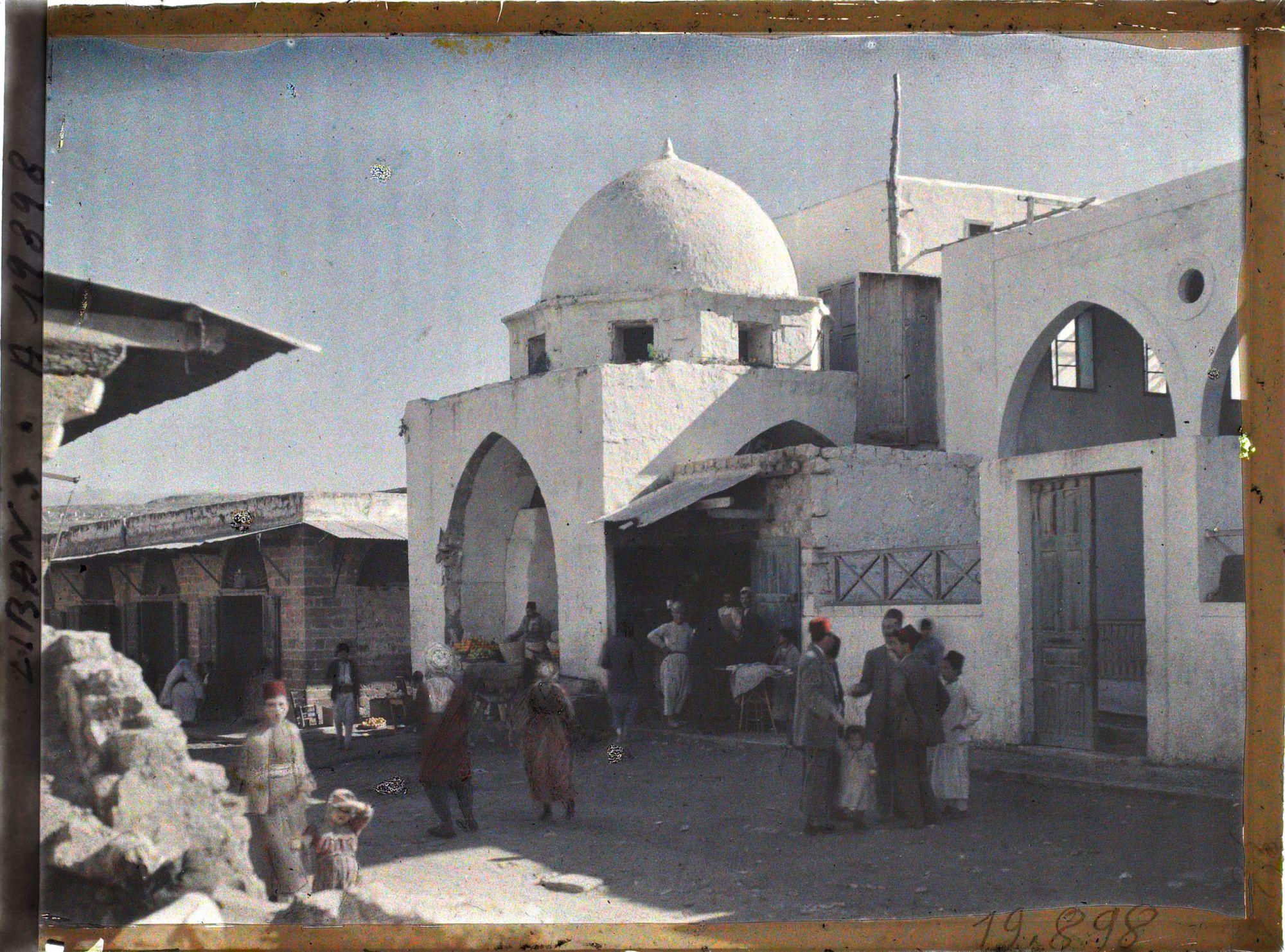 Image représentant Dans une rue de la ville