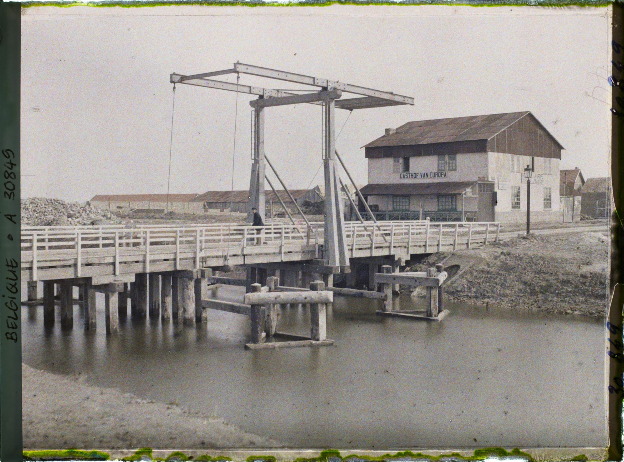 Image représentant Belgique, Dixmude, Le haut Pont sur l'Yser