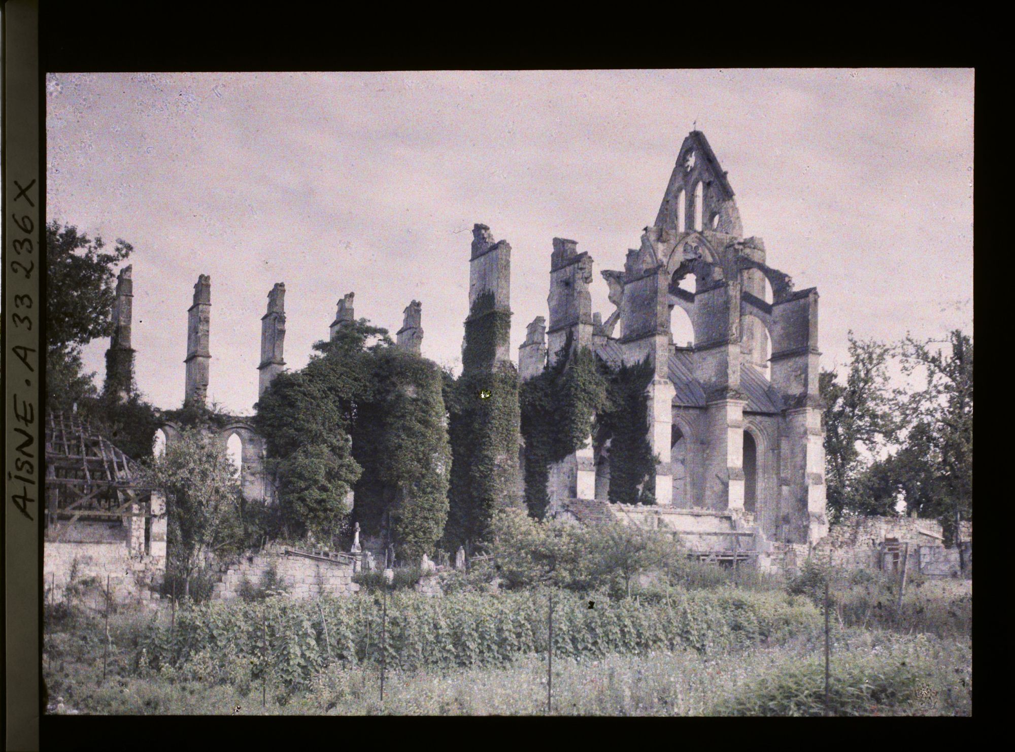 Image représentant France, Longpont, Façade Nord de l'Abbaye