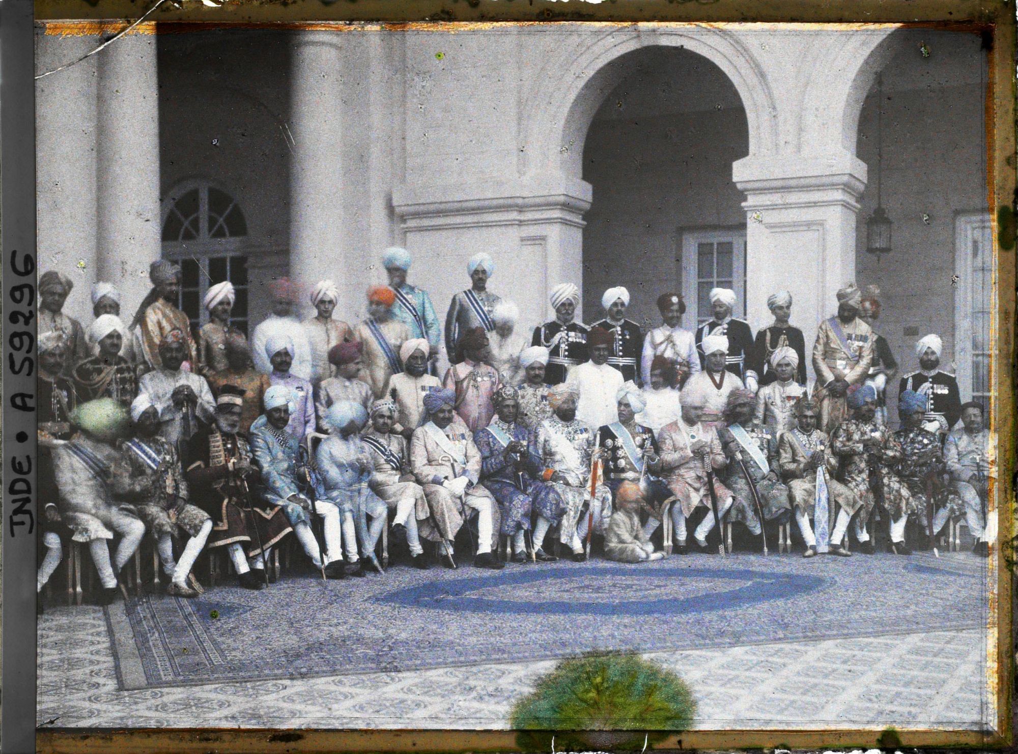 Image représentant Portait de groupe lors du jubilé célébrant les cinquante ans de règne du maharajah Jagatjit Singh - Seconde partie des festivités, réservée aux princes indiens