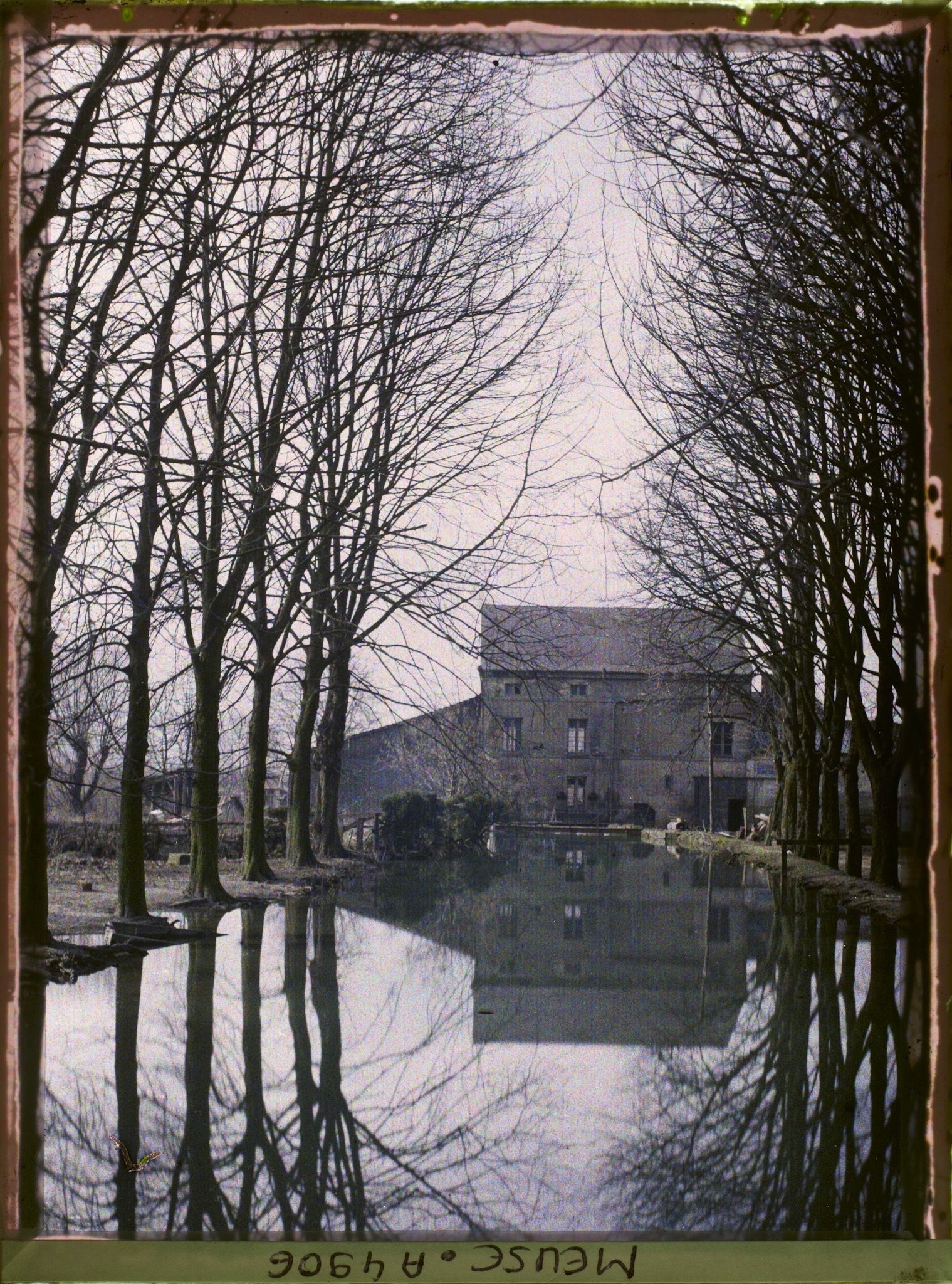 Image représentant France, Révigny, Le Canal de la scierie et la scierie
