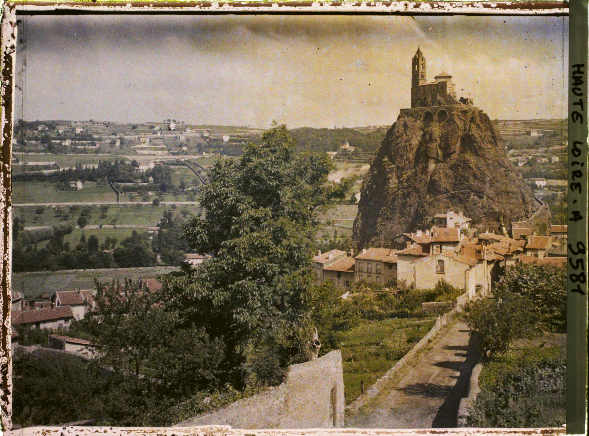 Image représentant Vue sur le rocher Saint-Michel pris depuis le mont Anis