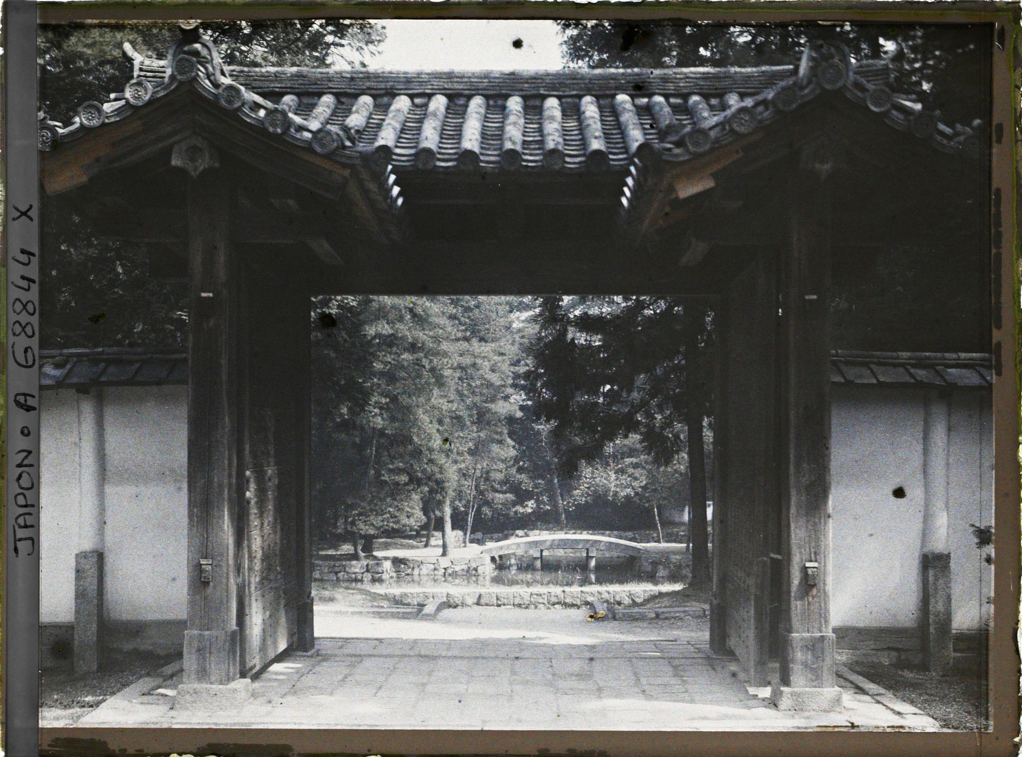 Image représentant Nanzen-ji : pont et porte à l'entrée du temple