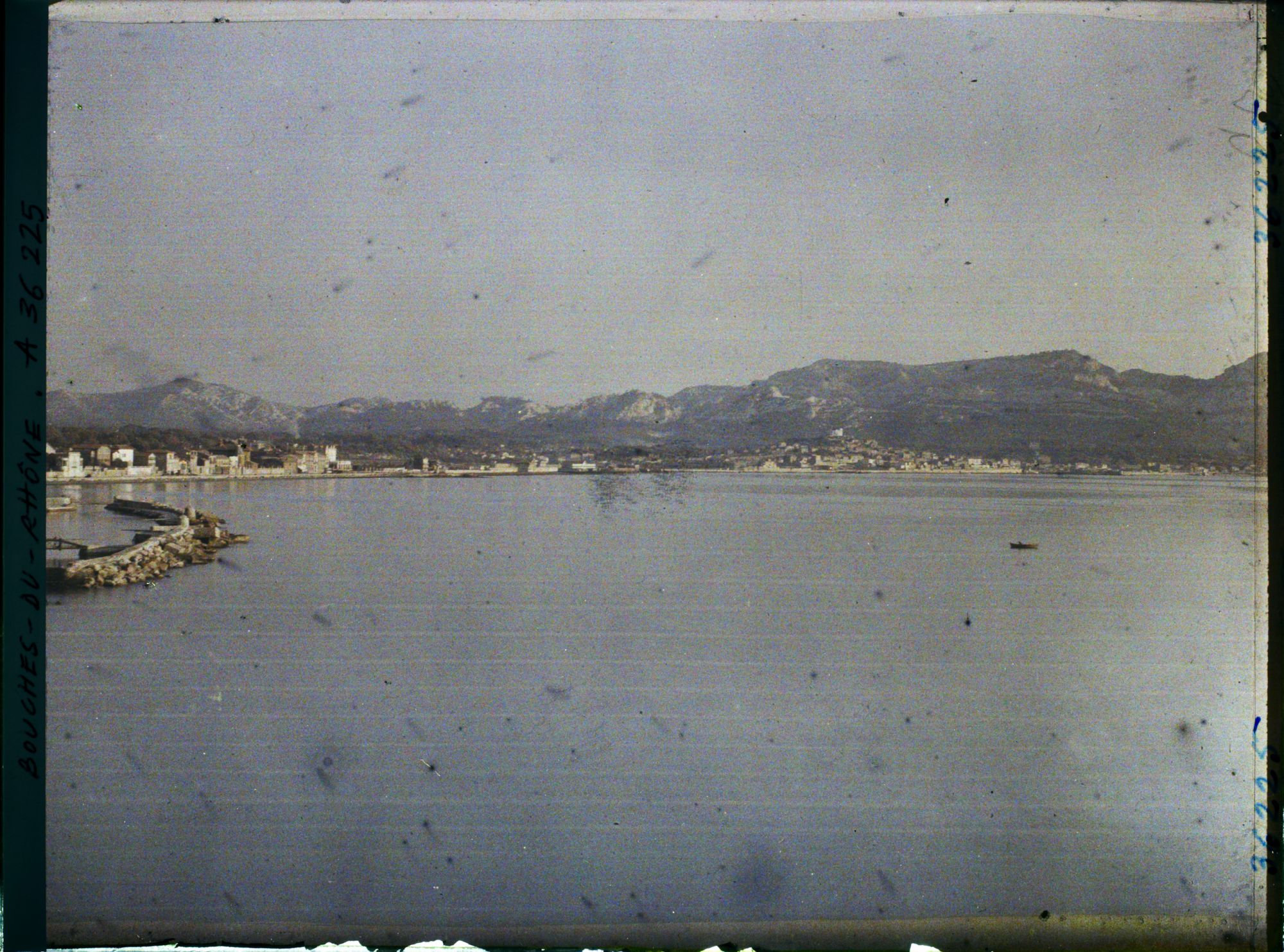 Image représentant De la corniche, vue sur la chapelle Notre-Dame de la Galline