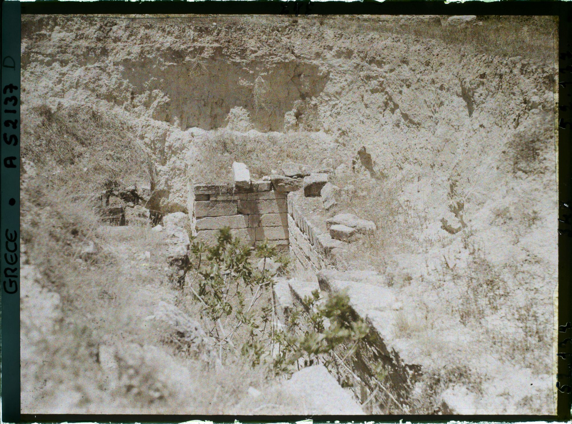 Image représentant La chambre sépulcrale d'un tombeau