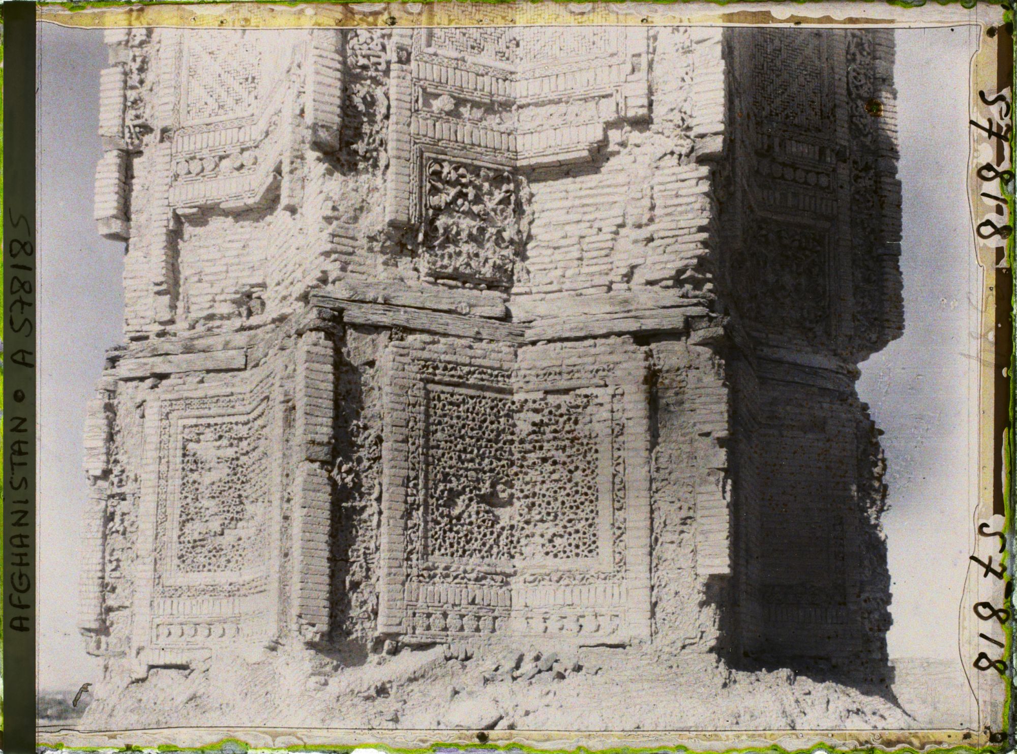 Image représentant Détail de la tour Minaret de Massoud III (1099-1114)