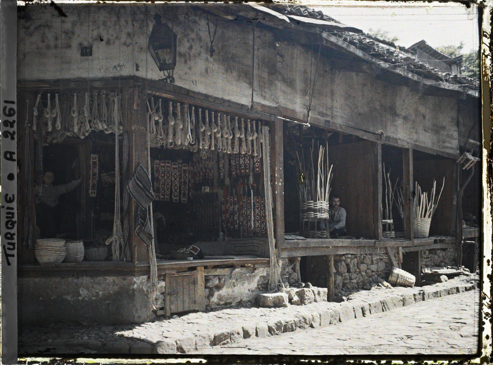 Image représentant Boutique de cordier et atelier d'un vannier dans le bazar