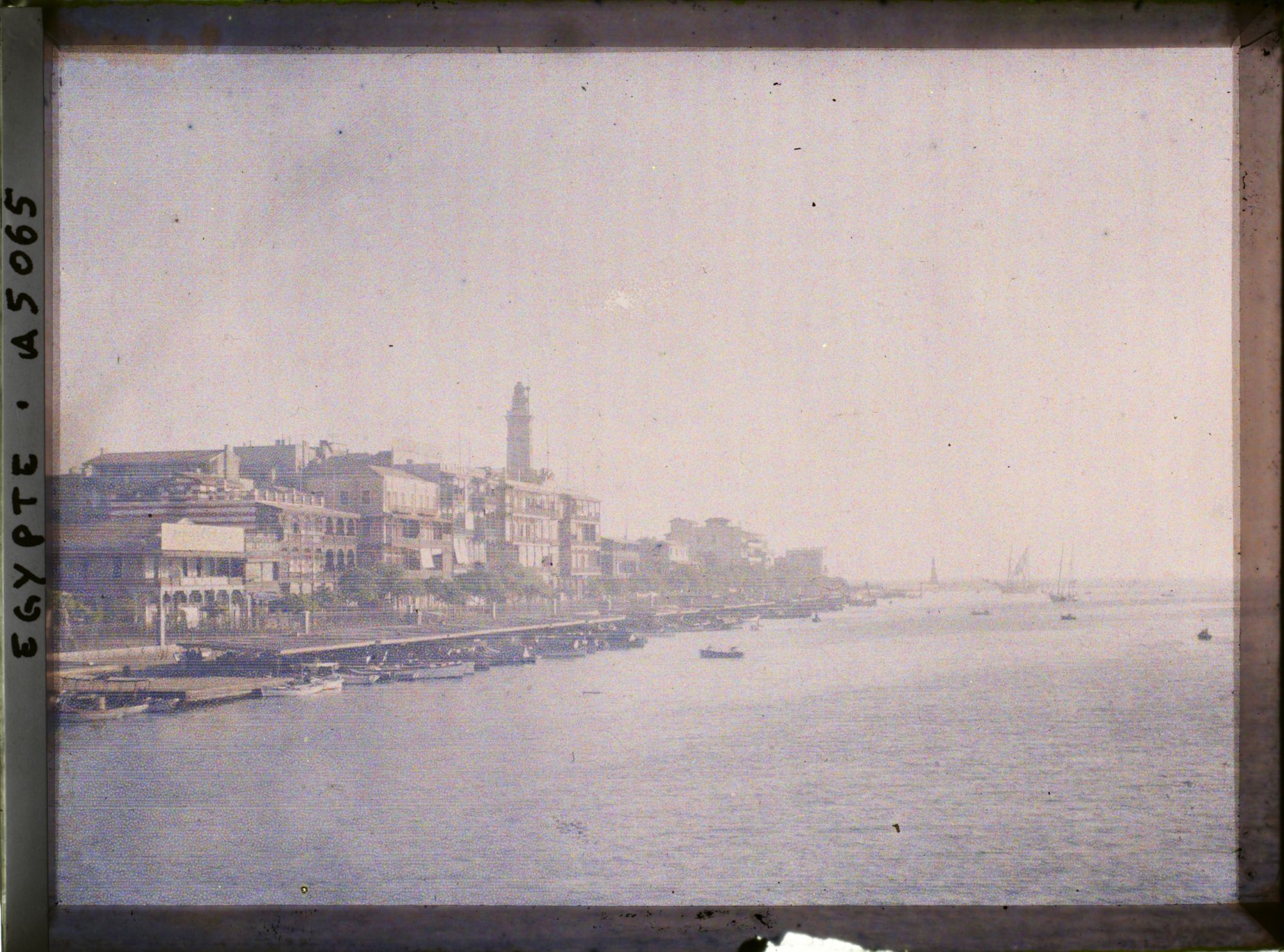 Image représentant Le port de Port-Saïd et le canal de Suez