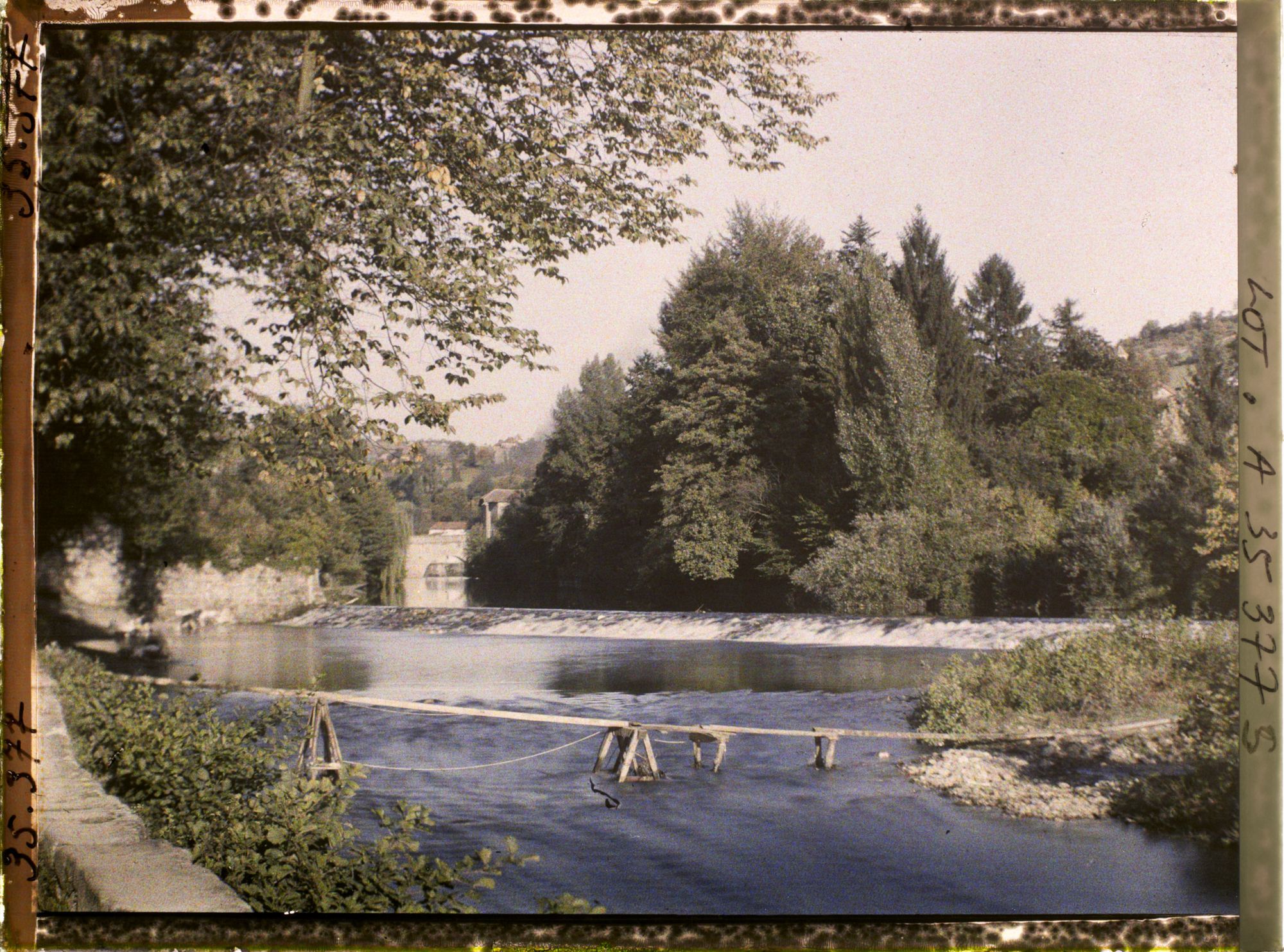 Image représentant France, Figeac, Les bords du Celé, vue prise le soir