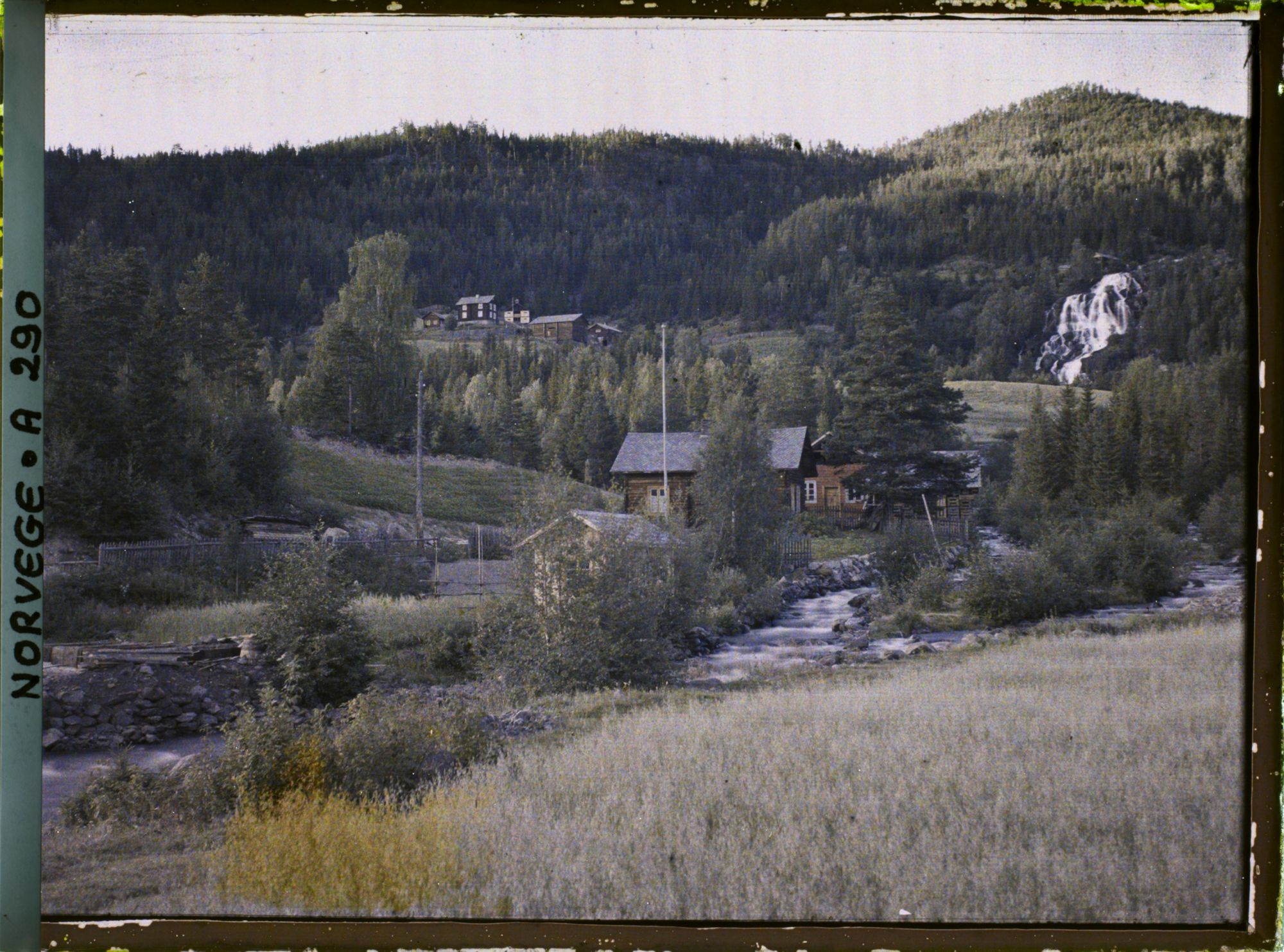 Image représentant Les cascades du Noeselv