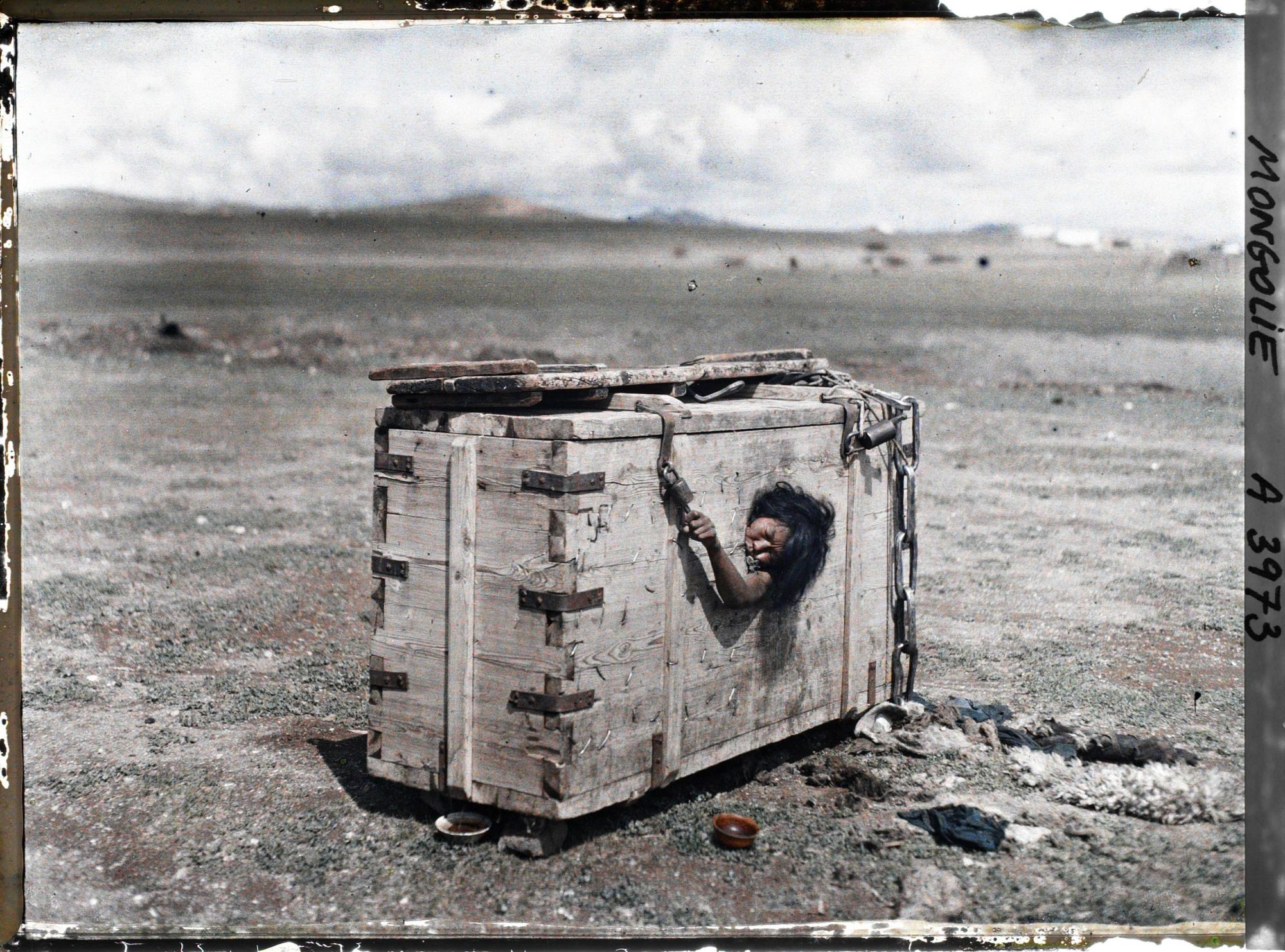 Image représentant Le supplice d'une femme condamnée à mort pour adultère