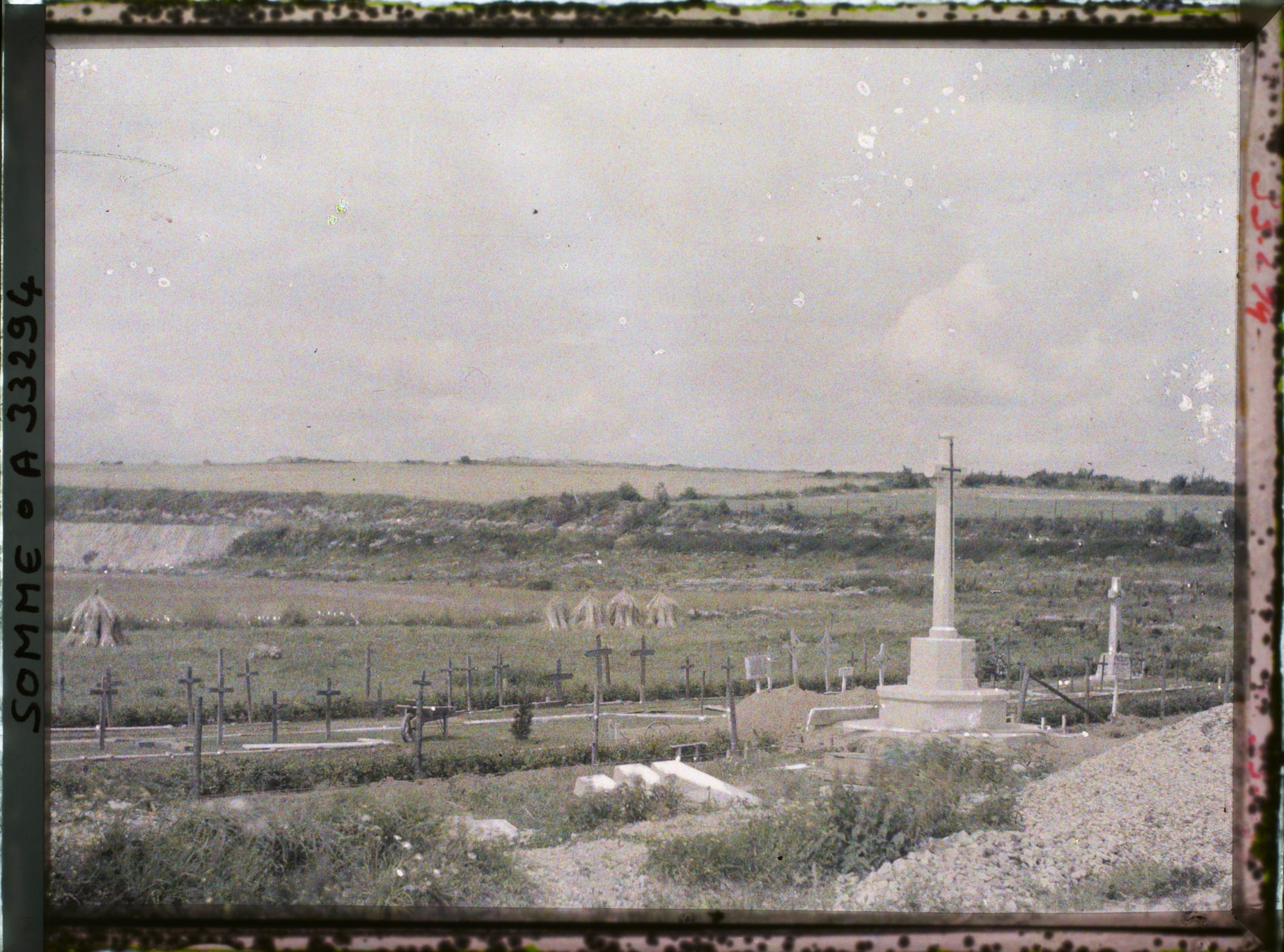 Image représentant France, Fricourt, Cimetière anglais à l'entrée de Fricourt