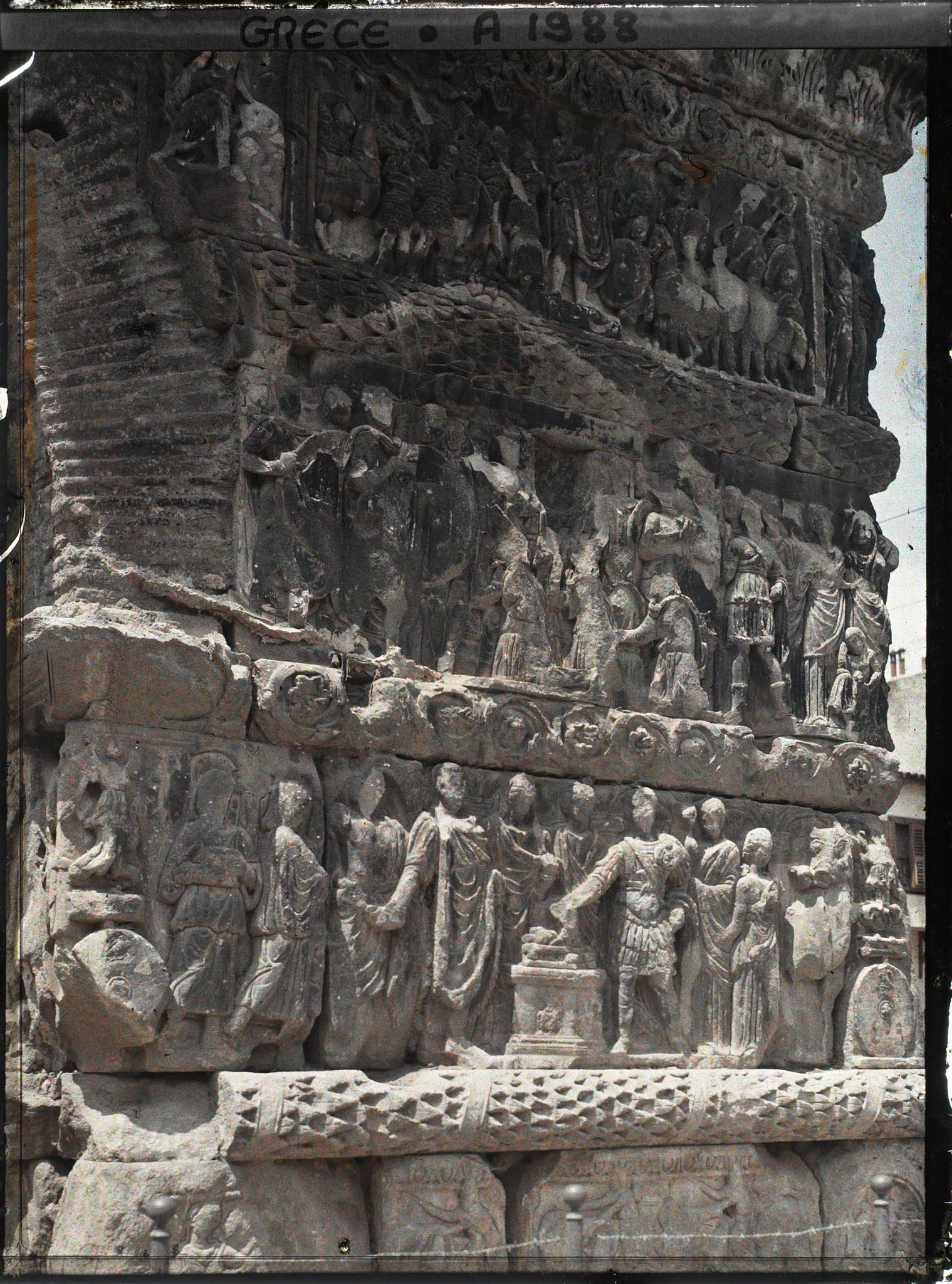 Image représentant Détails du pied méridional de la porte