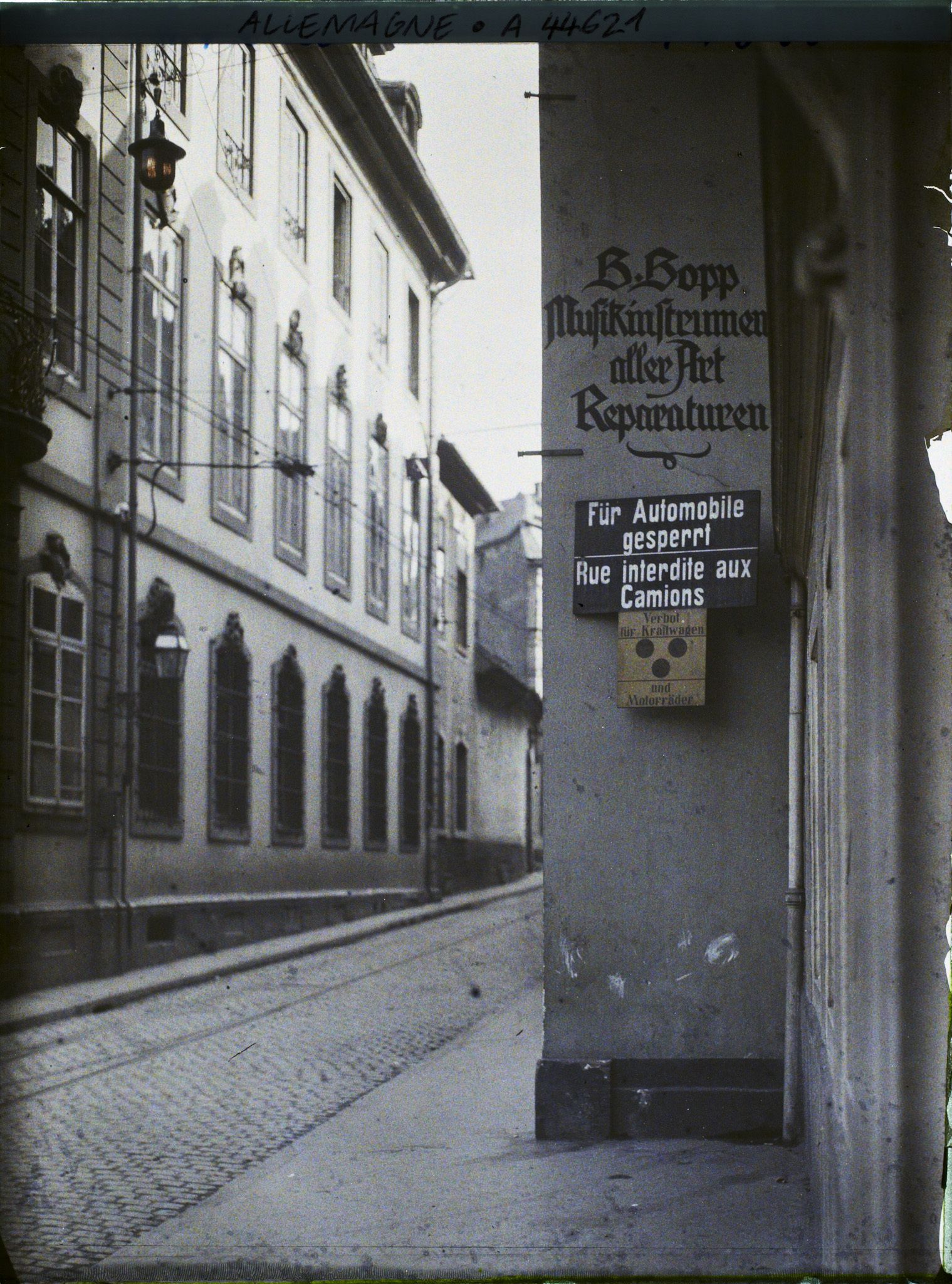 Image représentant Allemagne, Mayence, Affiche "Rue interdite aux Camions"
