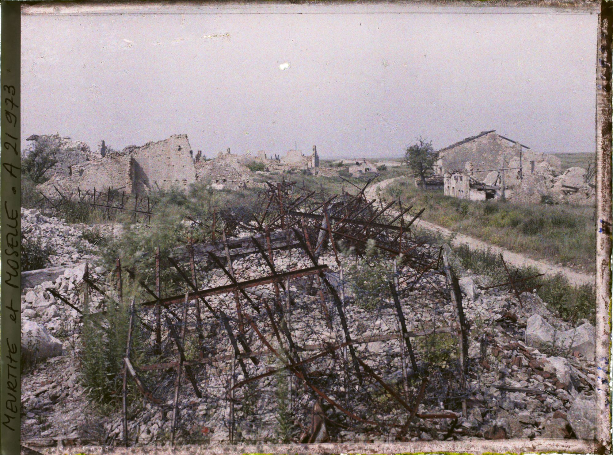 Image représentant France, Fay en Haye, Entrée du Village, Ouest