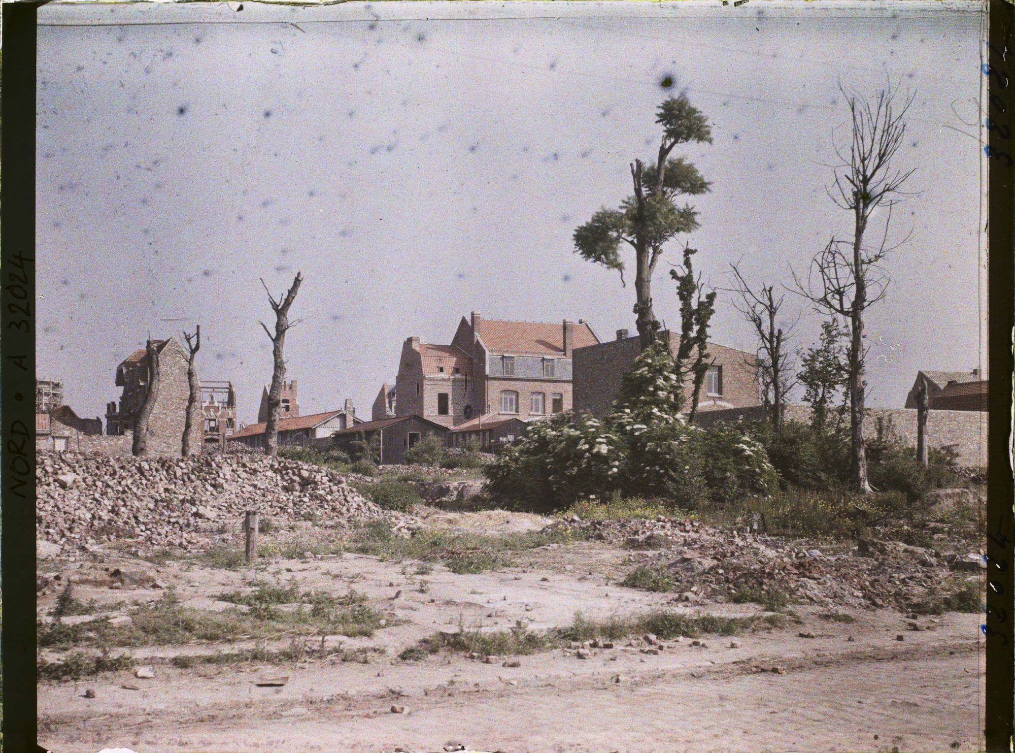 Image représentant France, Bailleul, Entrée du Pays, reconstructions