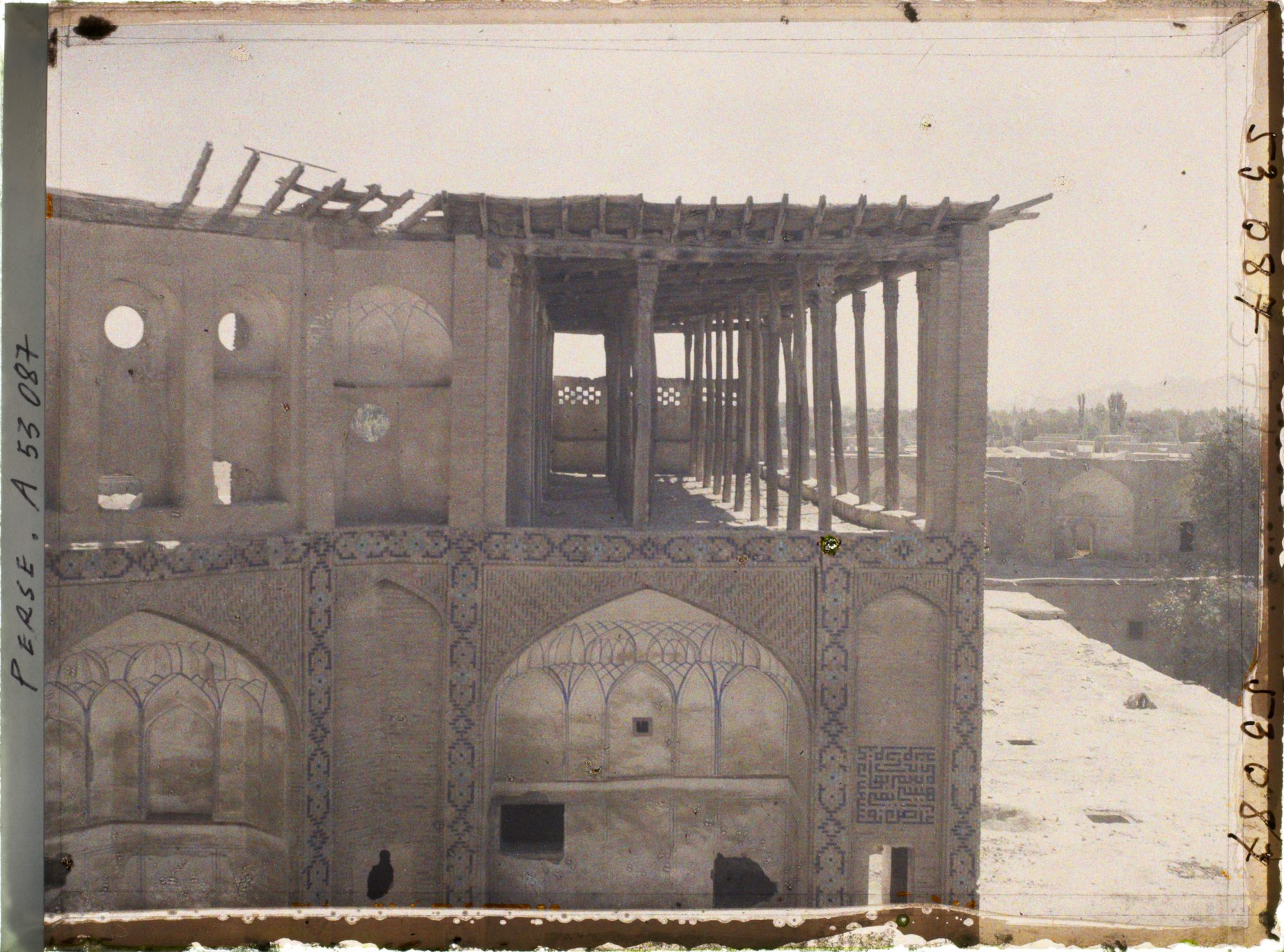 Image représentant Terrasse couverte d'un bâtiment du grand bazar