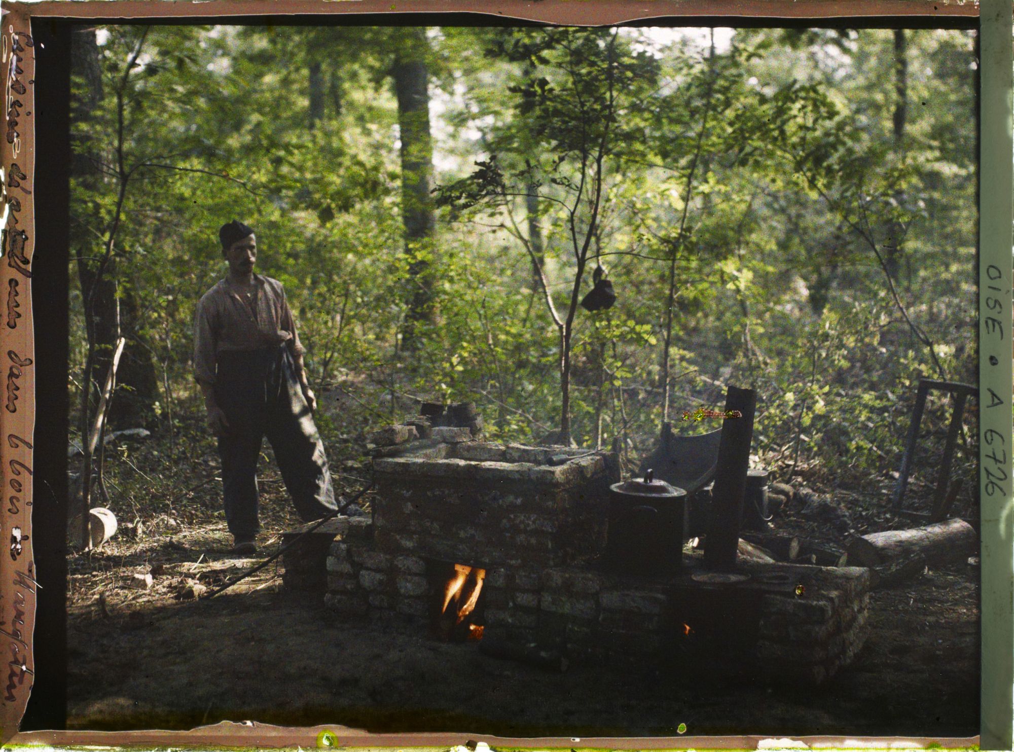 Image représentant Dans le bois Margotin : cuisine d'artilleurs