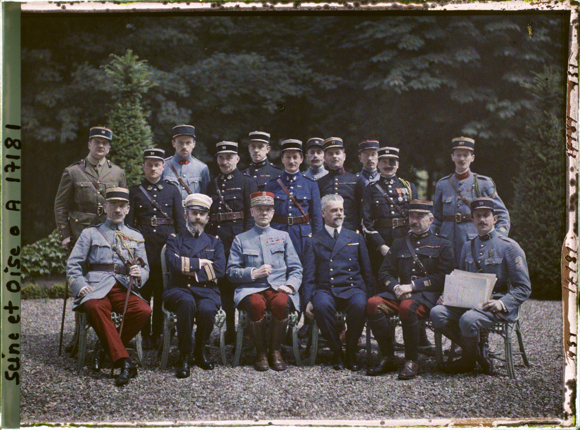 Image représentant Trianon Palace, La mission française, Messieurs le général Belin, l'amiral Le Bon