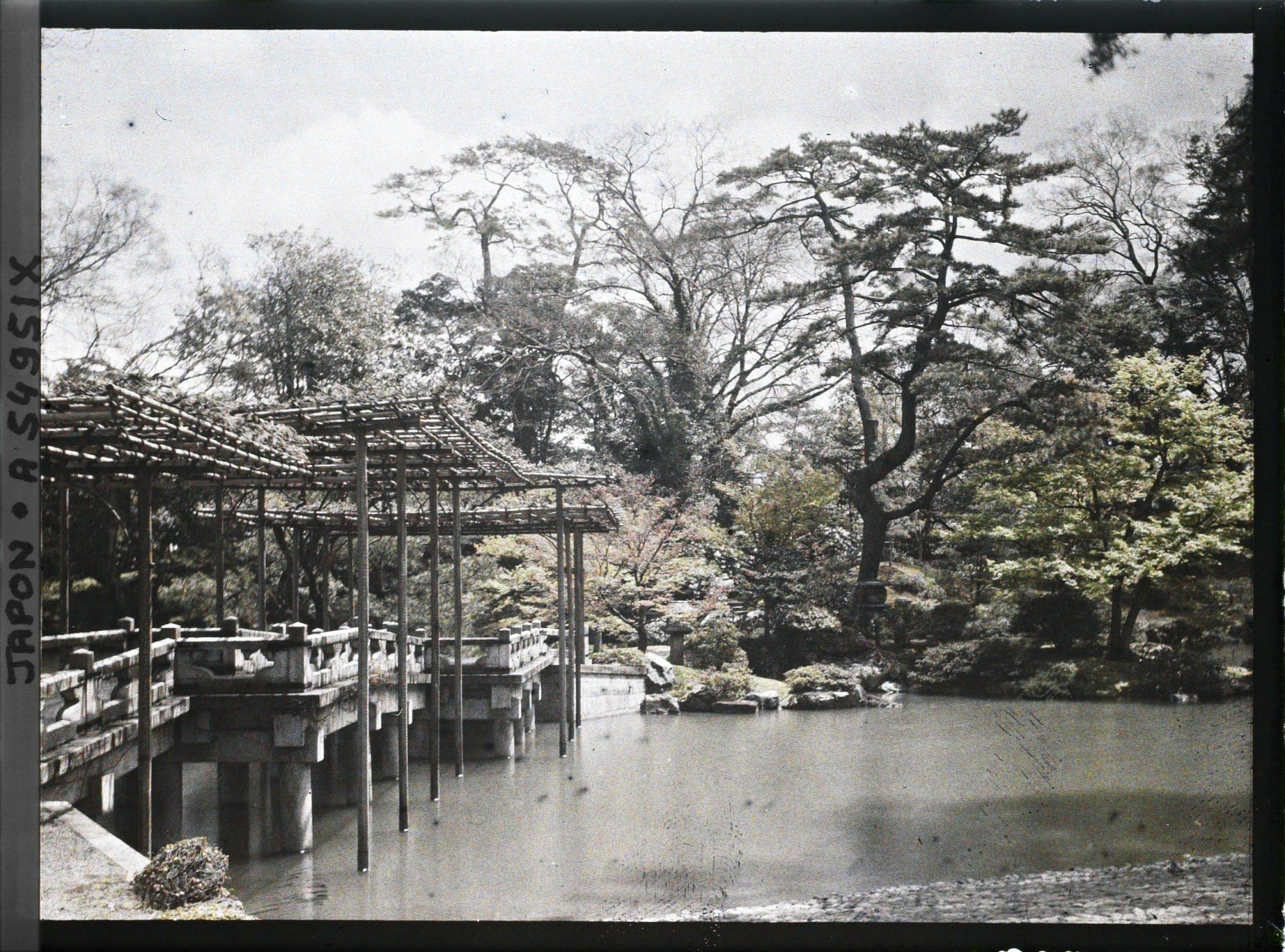 Image représentant Le palais impérial Sento (Sento-gosho) : le Yatsuhashi