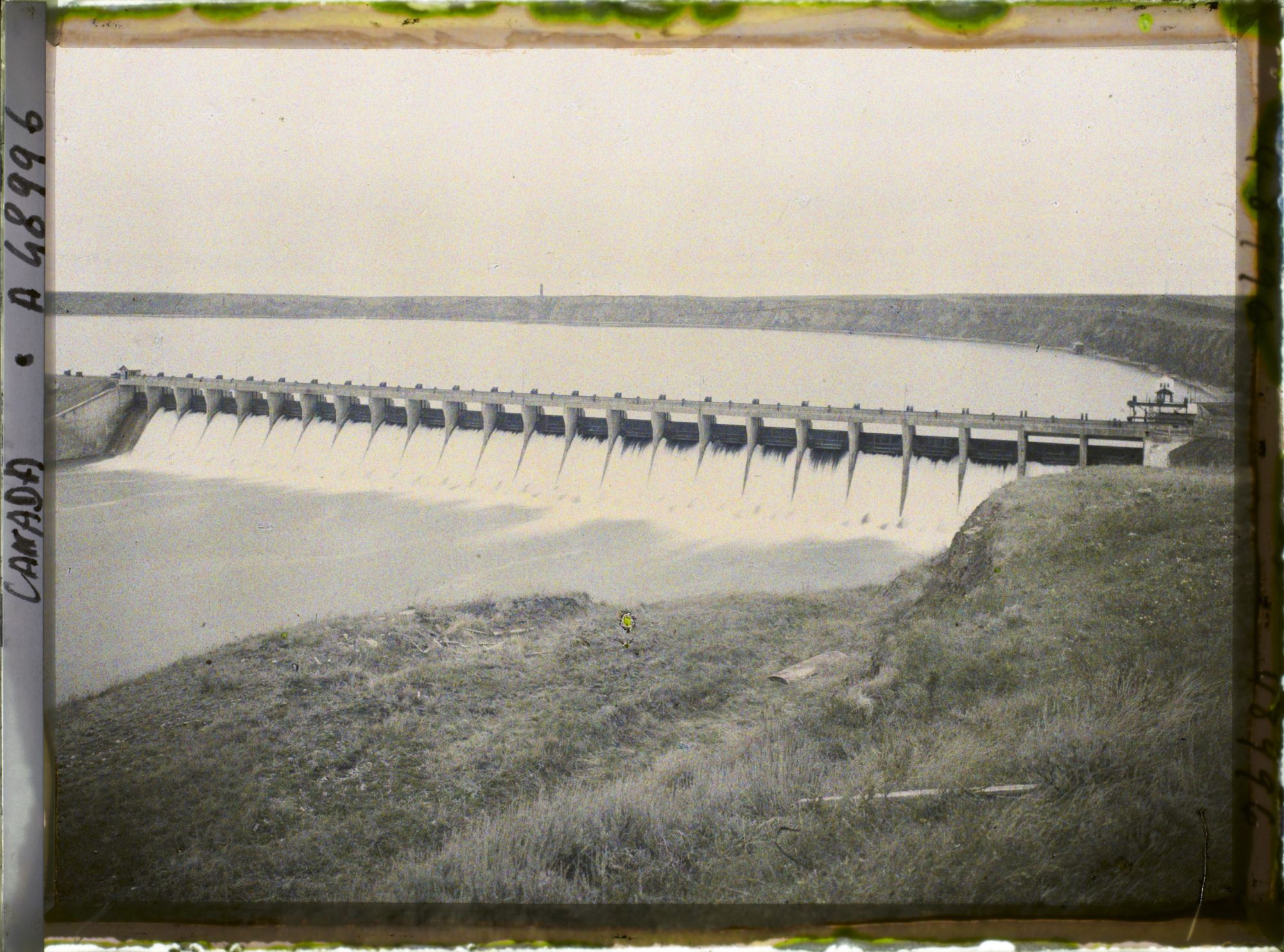 Image représentant Canada, Bassano, Barrage de la Bosse - Ensemble du Barrage