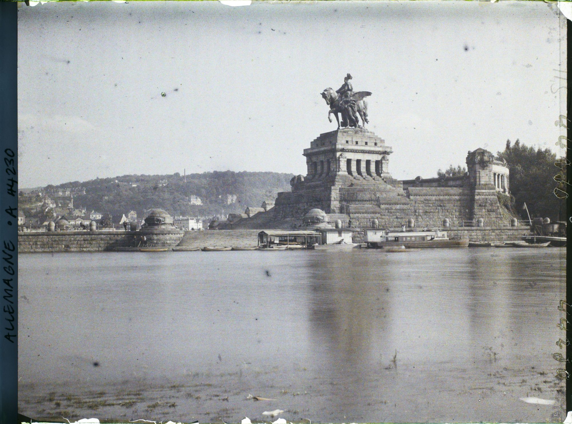 Image représentant Allemagne, Coblence, Statue Guillaume Ier au conflluent du Rhin et de la Moselle
