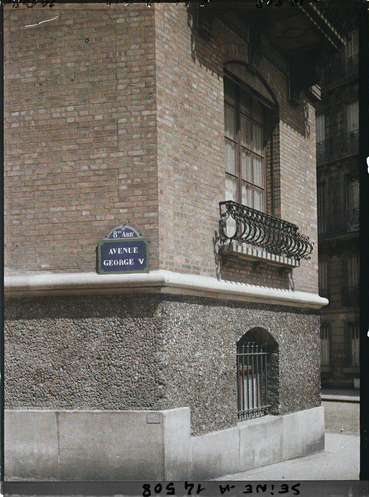 Image représentant Plaque "avenue George-V"