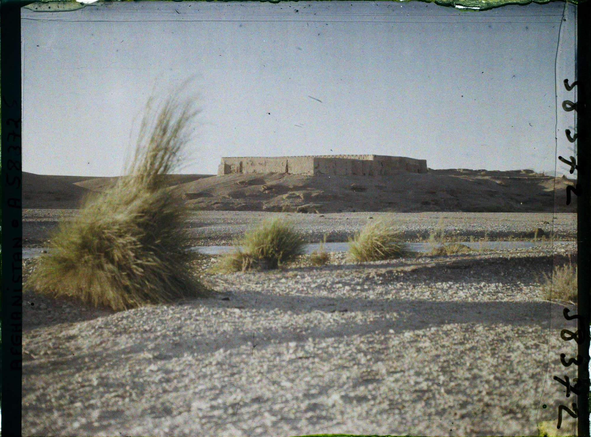 Image représentant Afghanistan, Dilaram, Le Caravansérail vu du Khach-roud