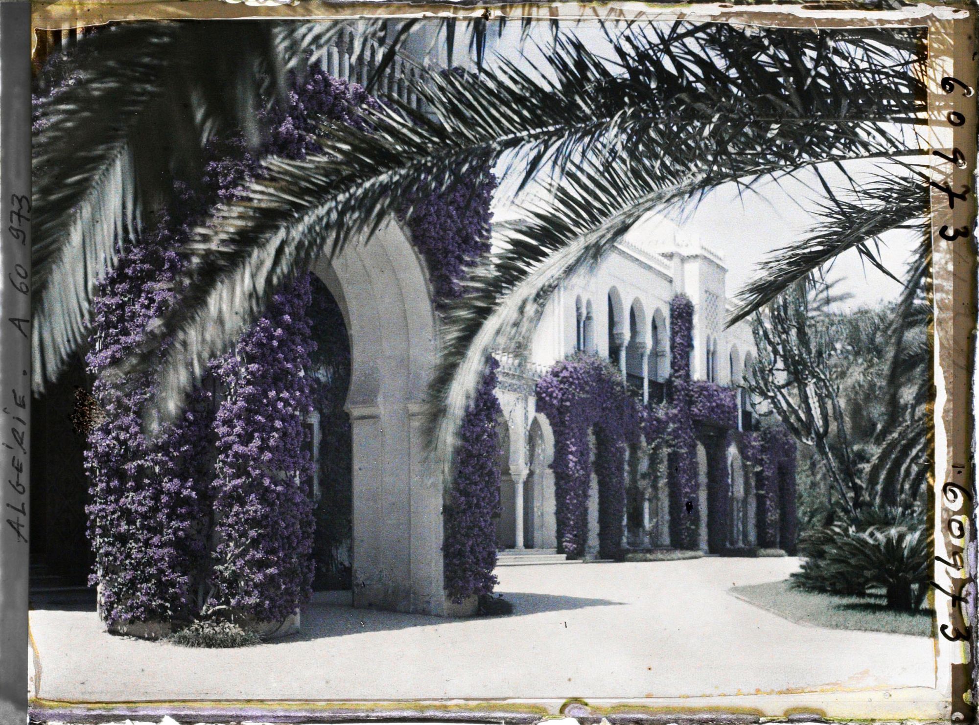 Image représentant La façade du palais d'été du Gouverneur