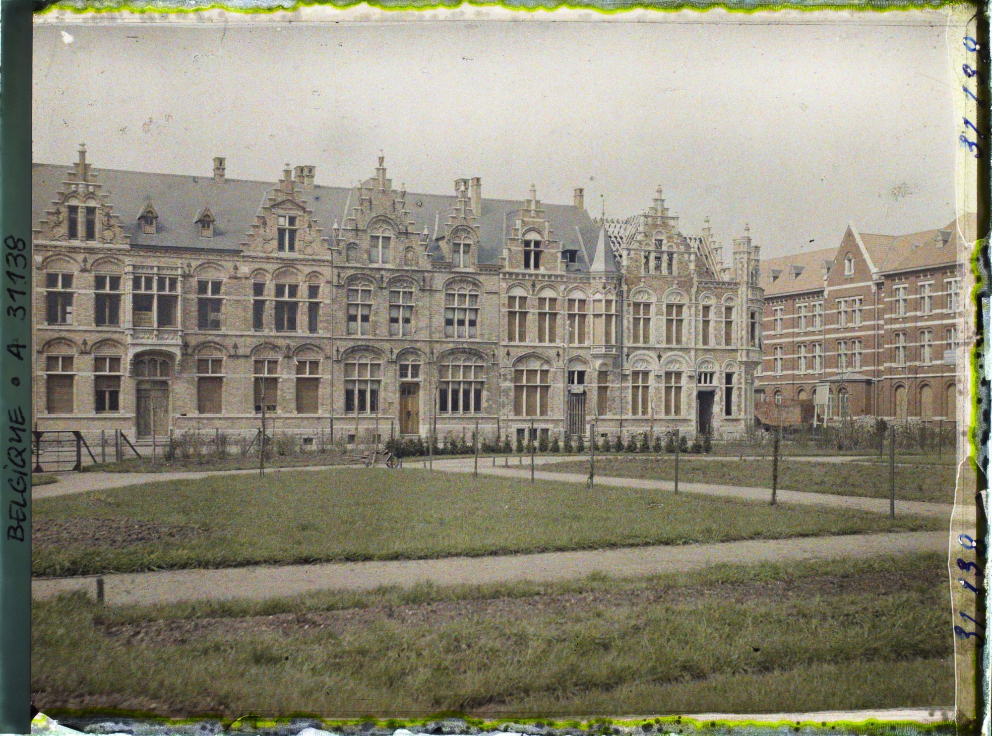 Image représentant Belgique, Ypres, Place de la Gare