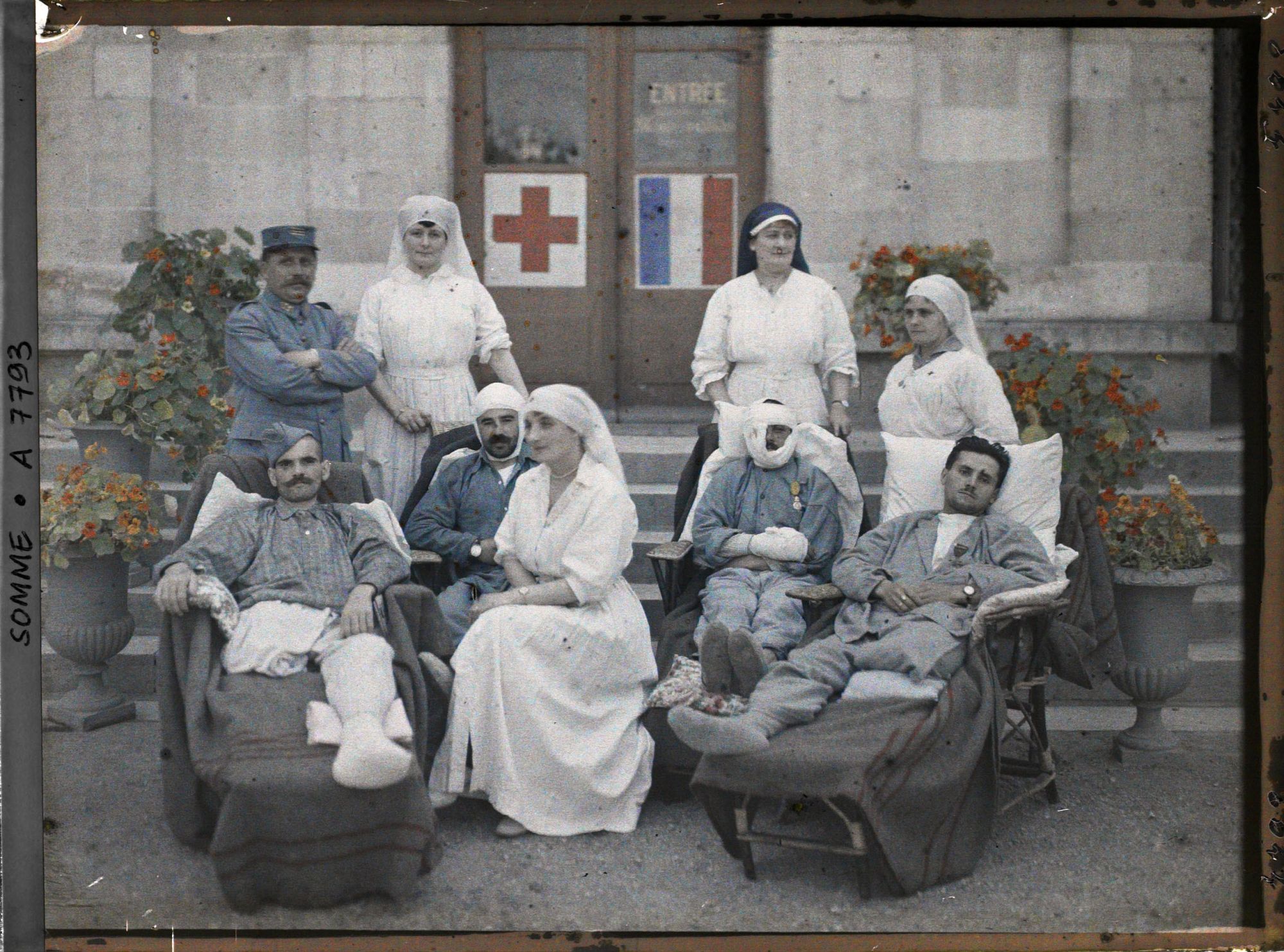 Image représentant Grands blessés et infirmières, hôpital de Moreuil