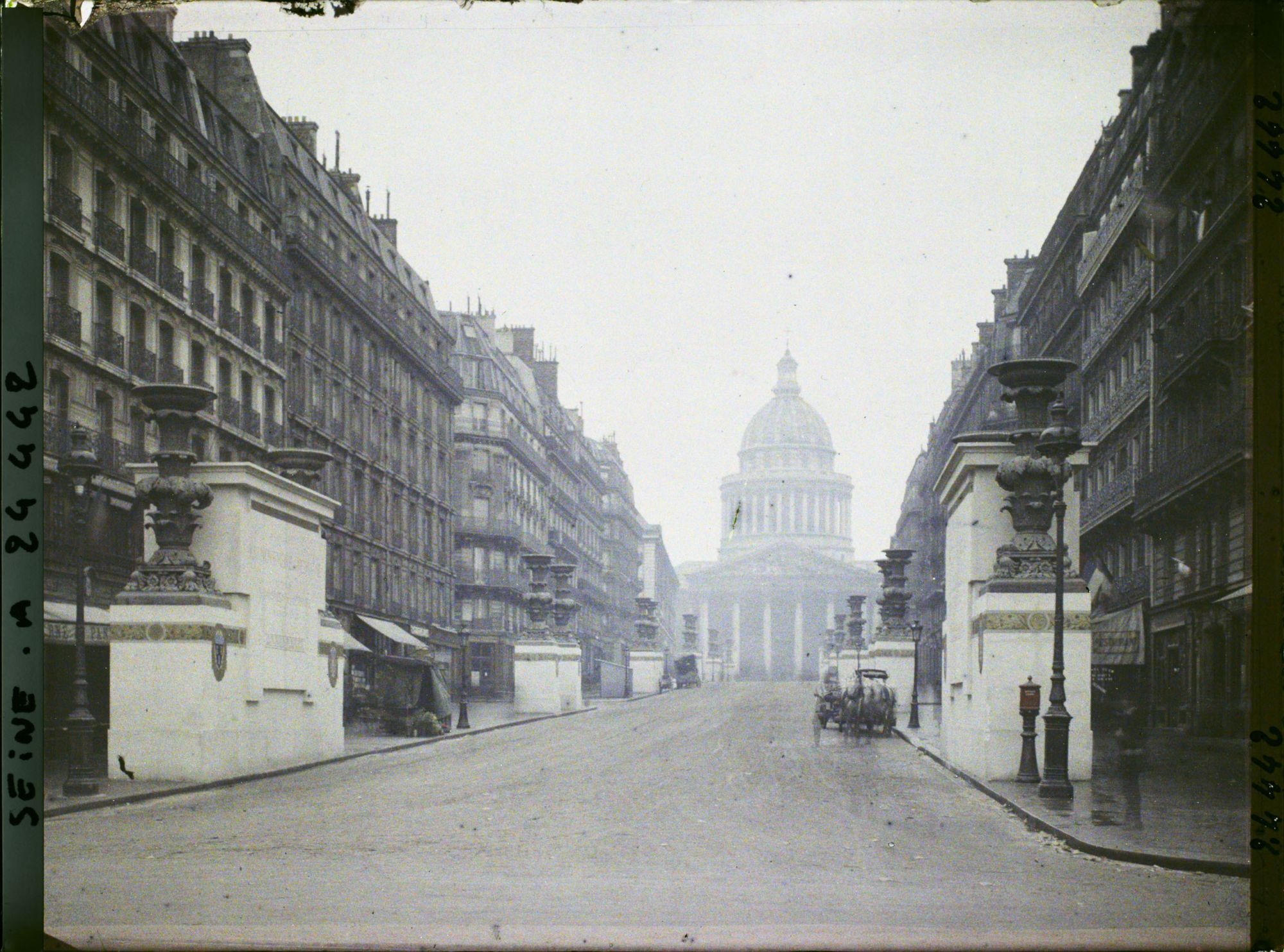 Image représentant La rue Soufflot décorée pour le Cinquantenaire de la IIIe République