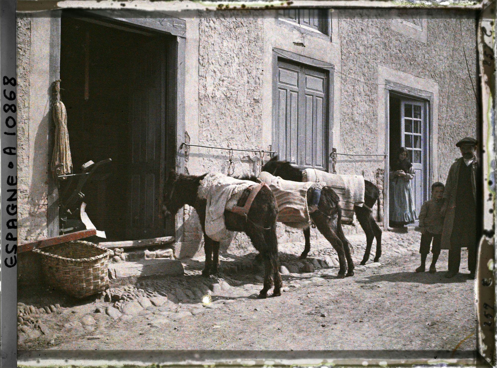 Image représentant Espagne, D'Astorga à Léon, A la sortie du Puente de Orbigo, la station des ânes.