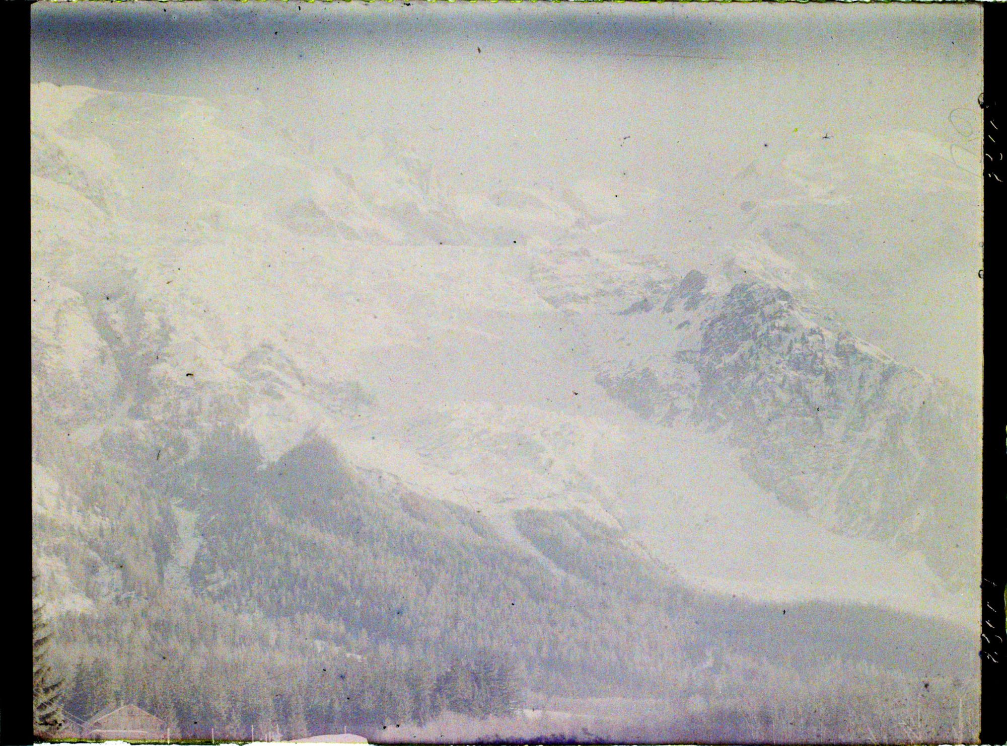 Image représentant France, Les Alpes -Vallée de Chamonix  Vue gle du glacier des Bossons, le Mt Blanc, à g. aige du Midi, à dr. dôme du Goûter