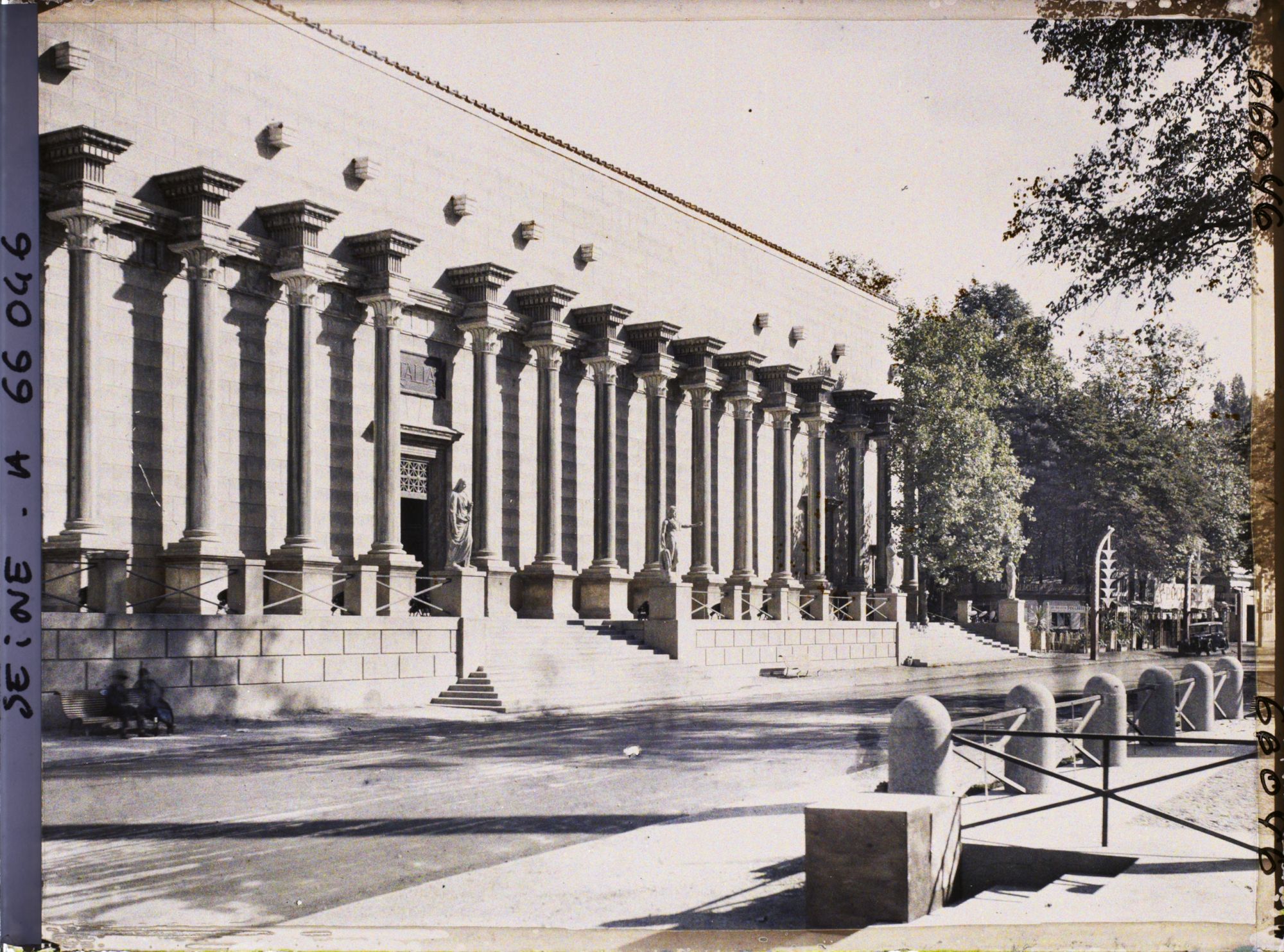 Image représentant L'Exposition Coloniale Internationale de 1931, le pavillon de l'Italie