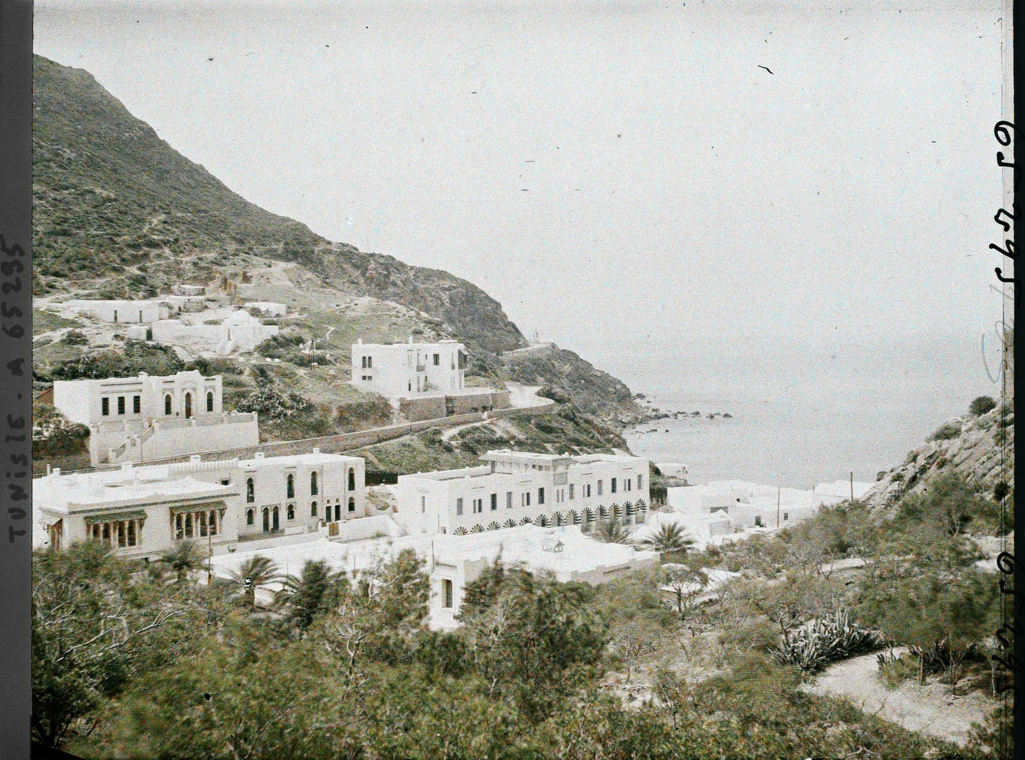 Image représentant Vue panoramique sur les établissements thermaux et hôteliers