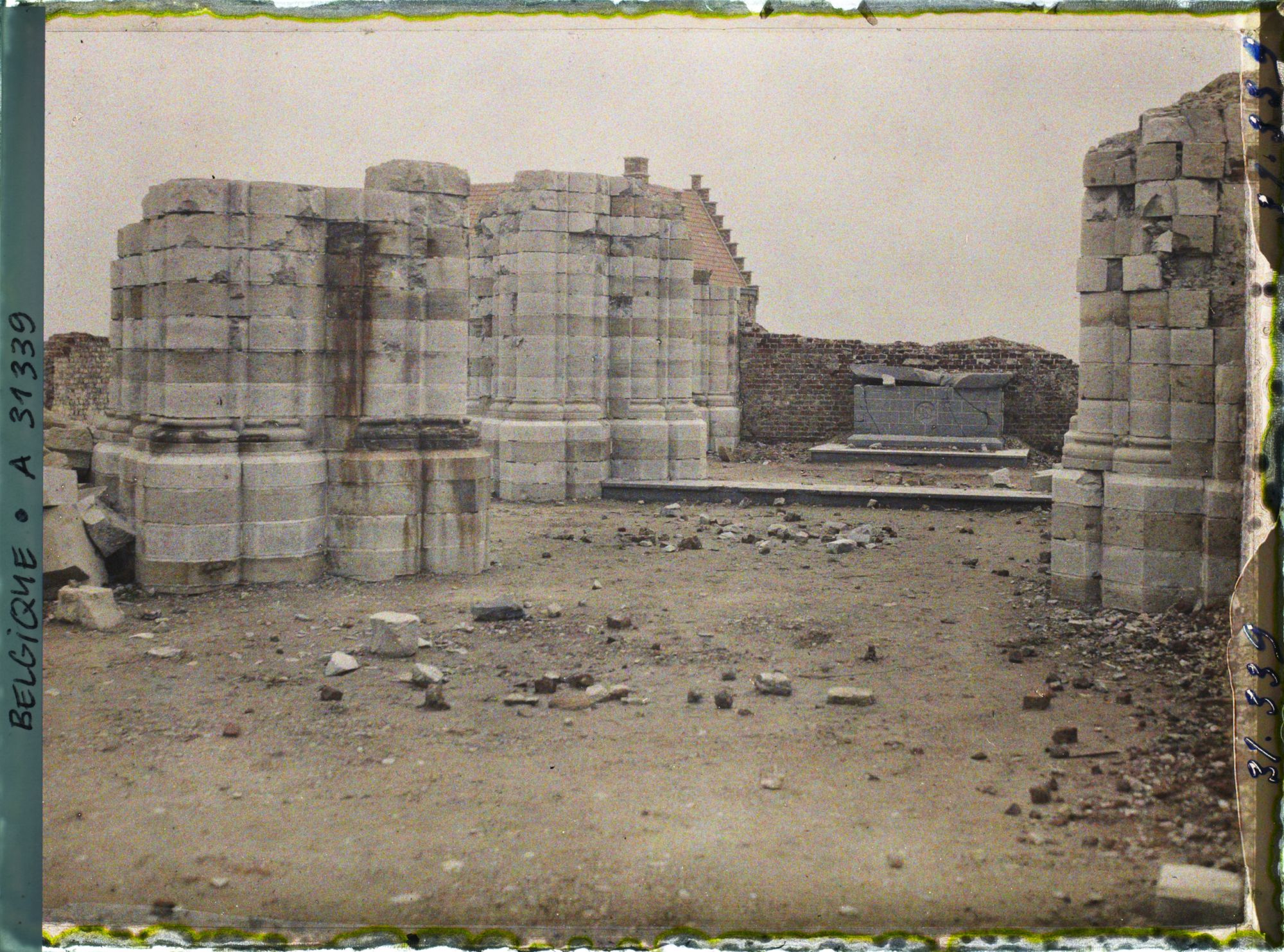 Image représentant Belgique, Passendacle, Ruines de l'Eglise