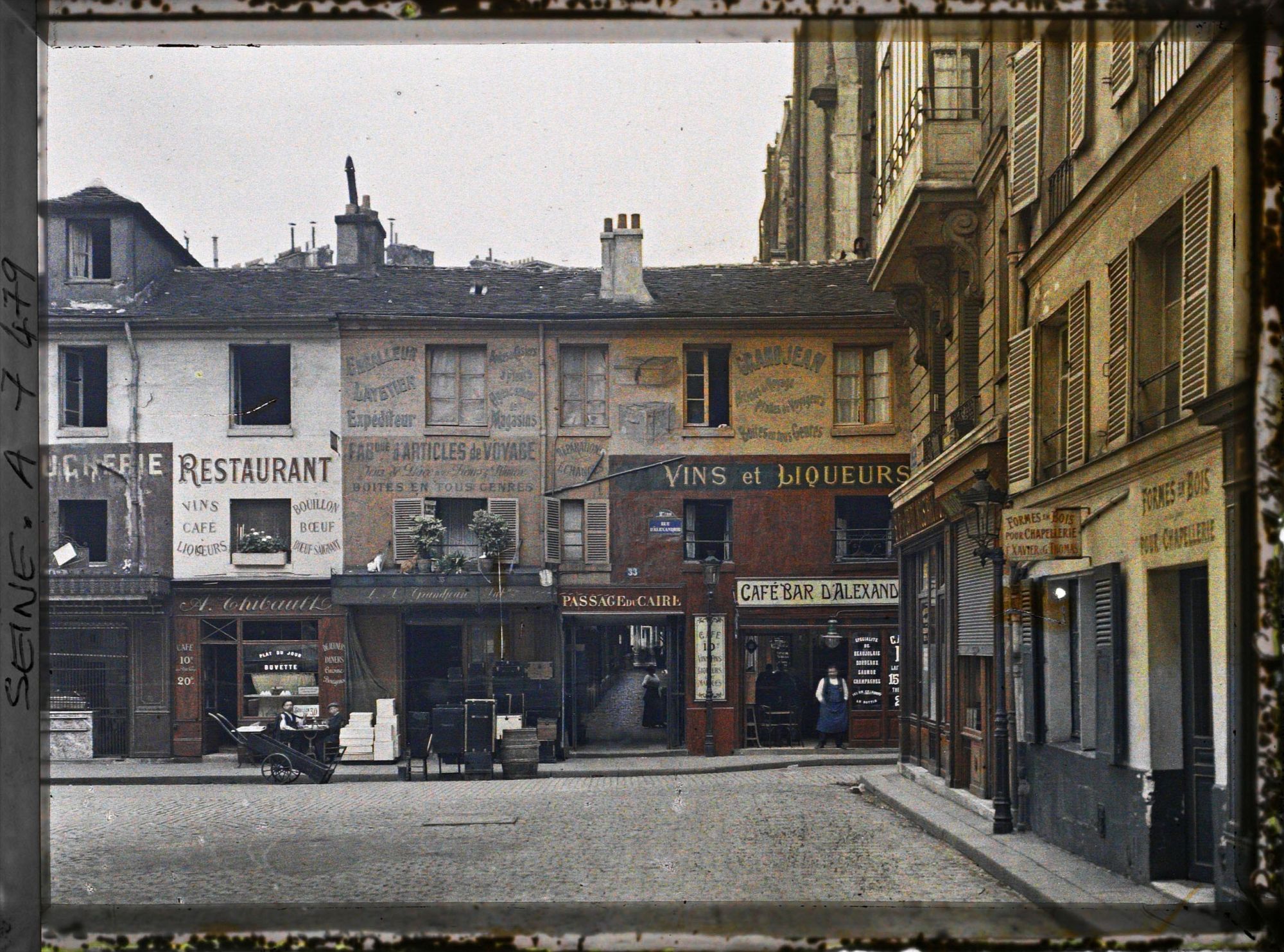 Image représentant L' entrée du passage du Caire au n°33 de la rue d'Alexandrie