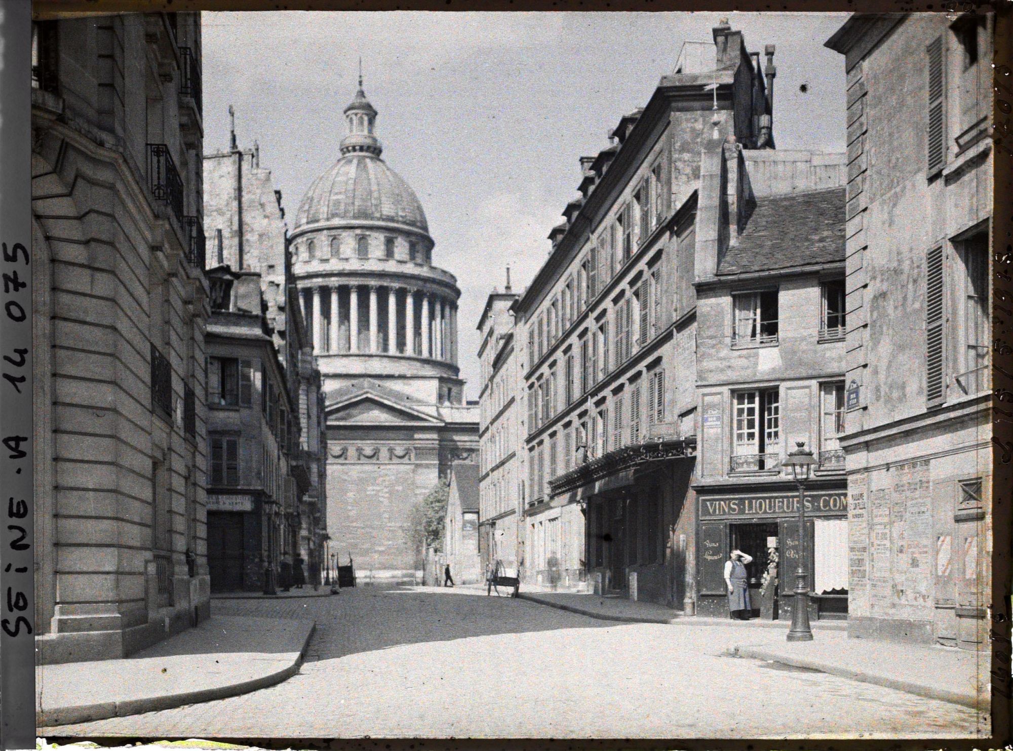 Image représentant Le Panthéon vu de la rue d'Ulm, au niveau du croisement de la rue Lhomond