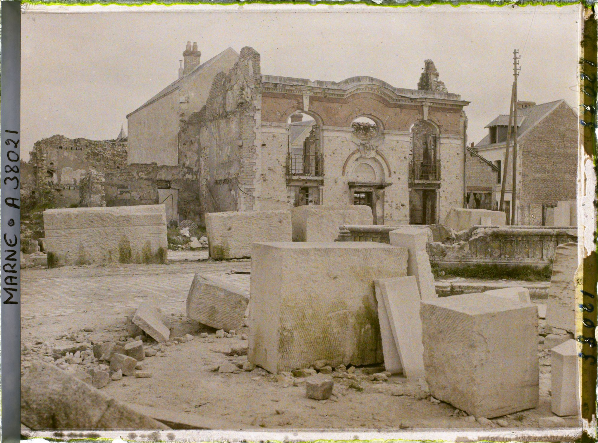 Image représentant France, Fismes, Ruines place Lamotte