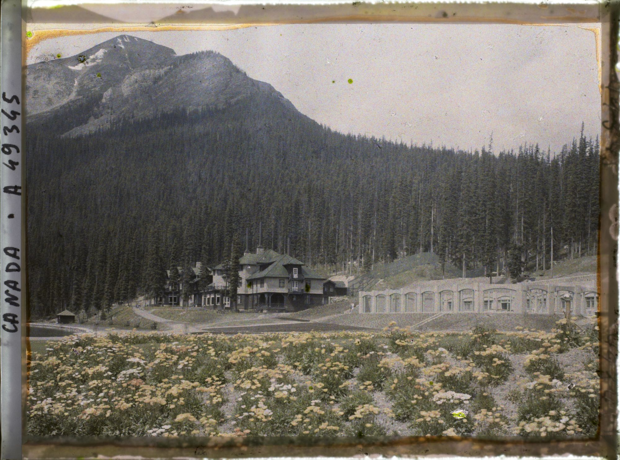 Image représentant Canada, Lac Louise, Vue s/ le pavillon de l'Hôtel