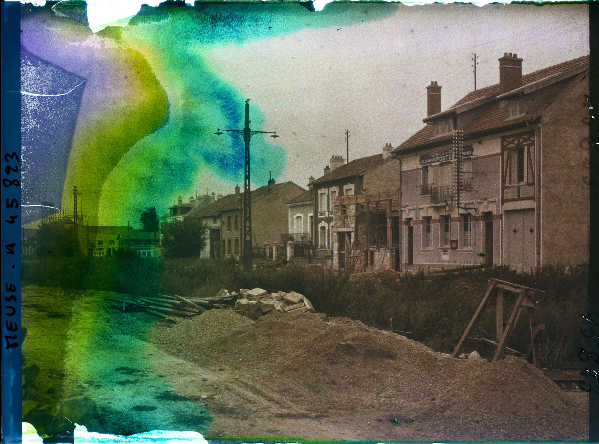 Image représentant France, Fresnes en Woëvre, Vue vers la Poste