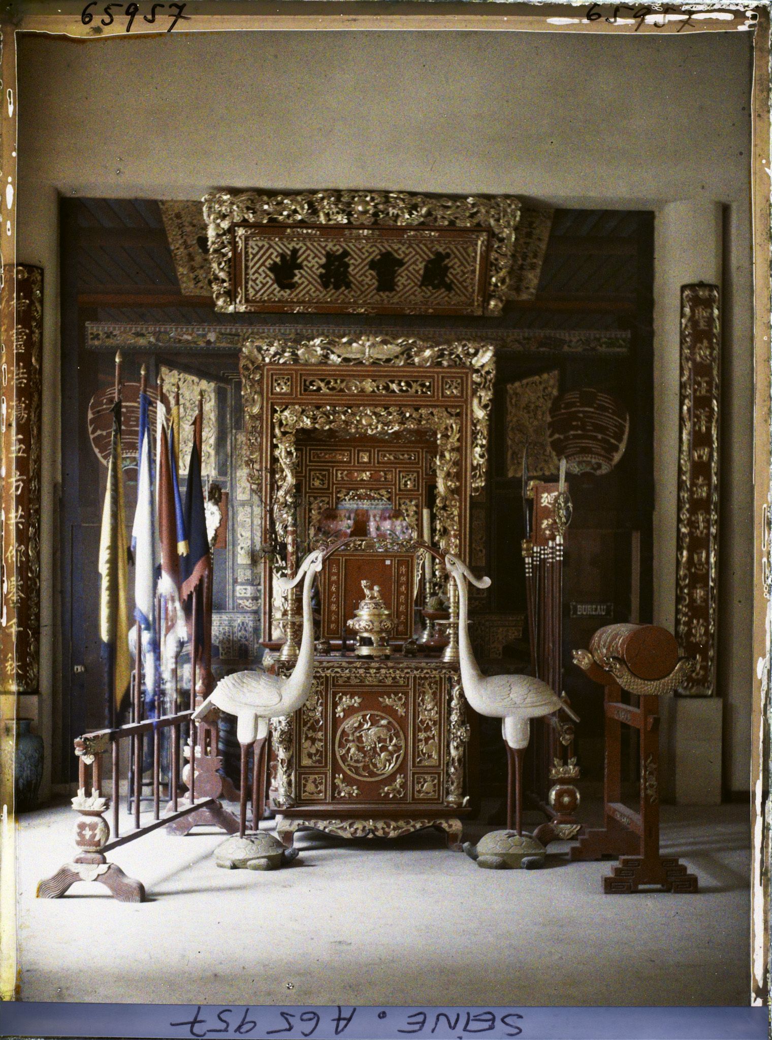 Image représentant L'Exposition Coloniale Internationale de 1931, l'autel du génie du village dans le pavillon de la Cochinchine