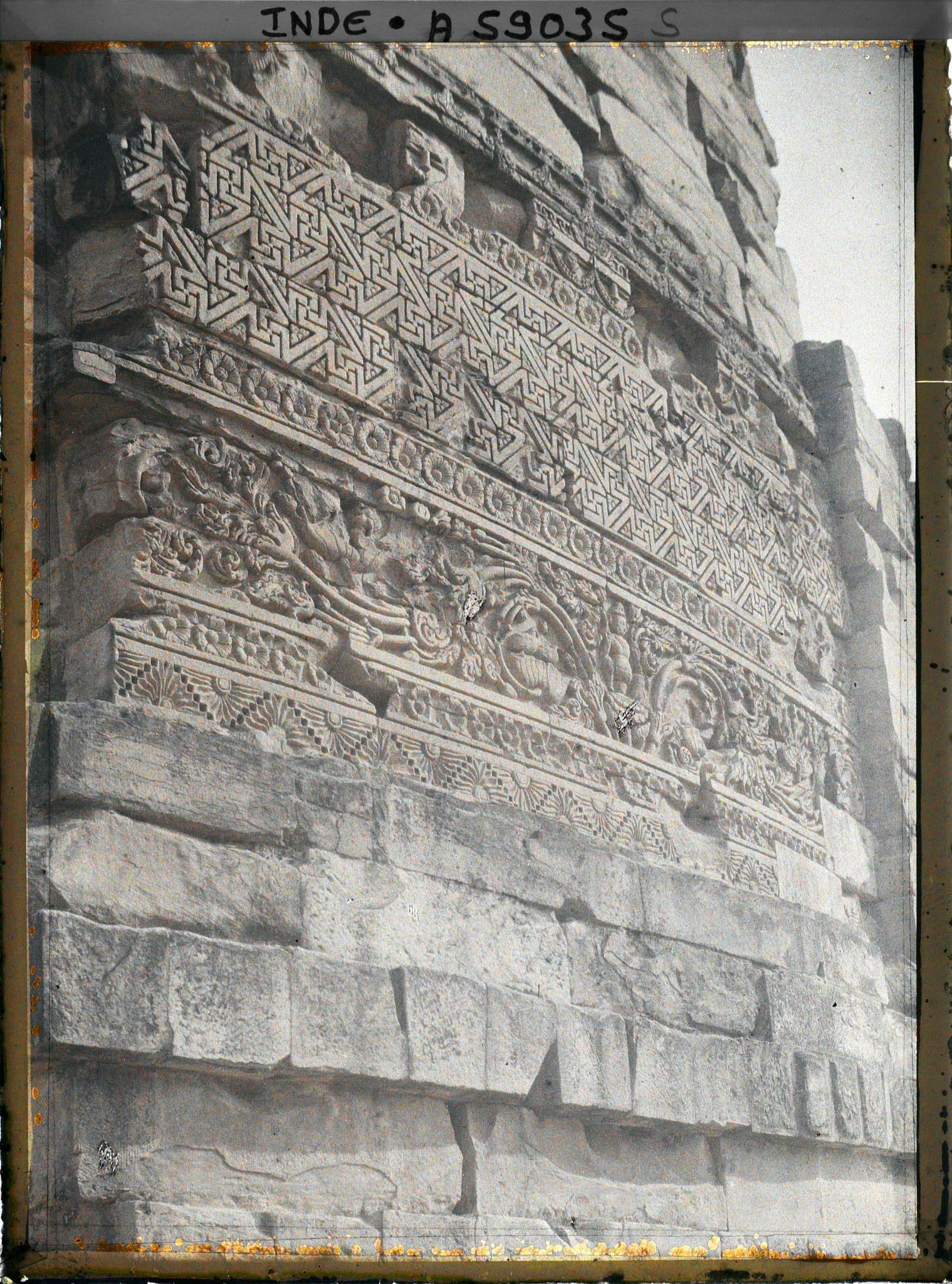 Image représentant Sculptures du stupa Dharmeka