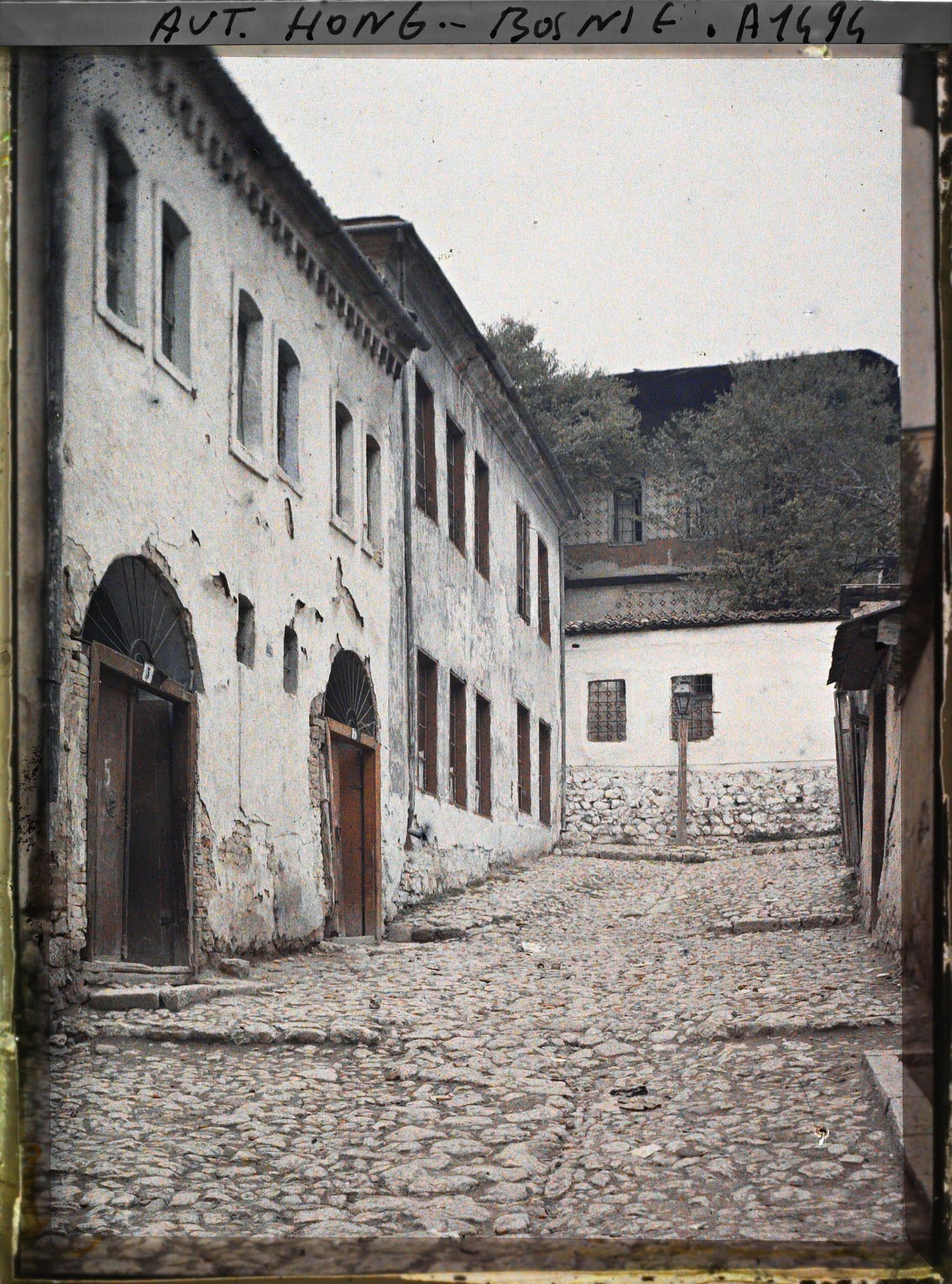 Image représentant Une vieille rue en escalier