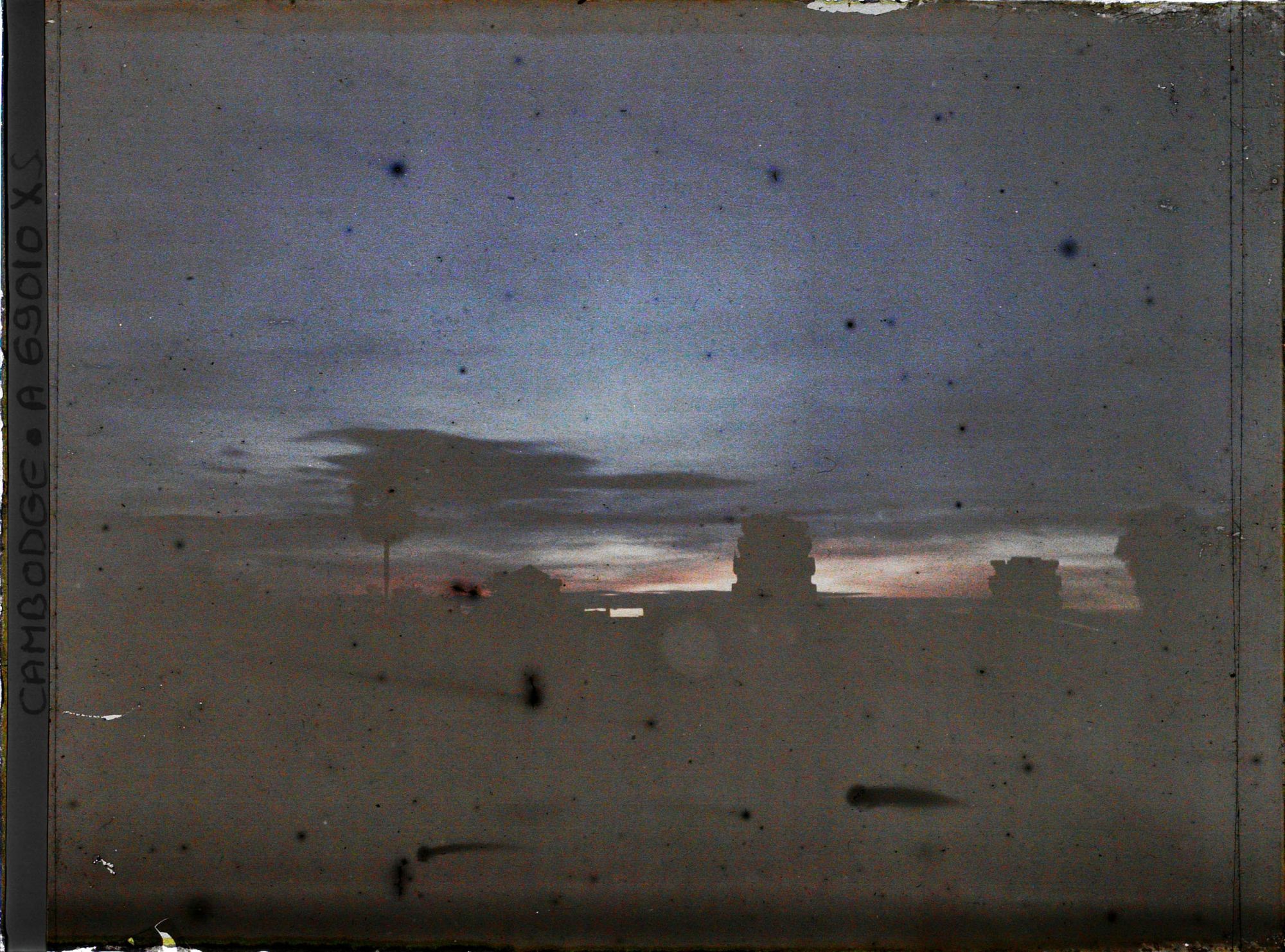 Image représentant Coucher de soleil sur le temple d'Angkor Vat